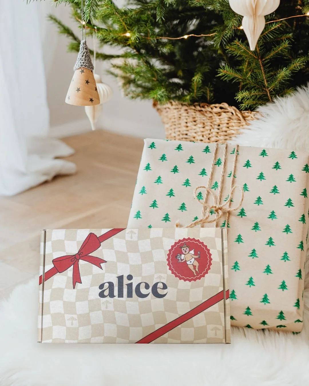 Have you started your holiday shopping?! If you need suggestions, we work with a bunch of amazing brands.