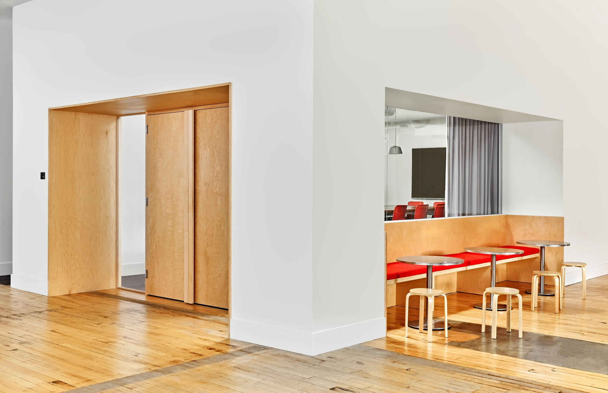 FloatStudio_RedAntler3915.jpg