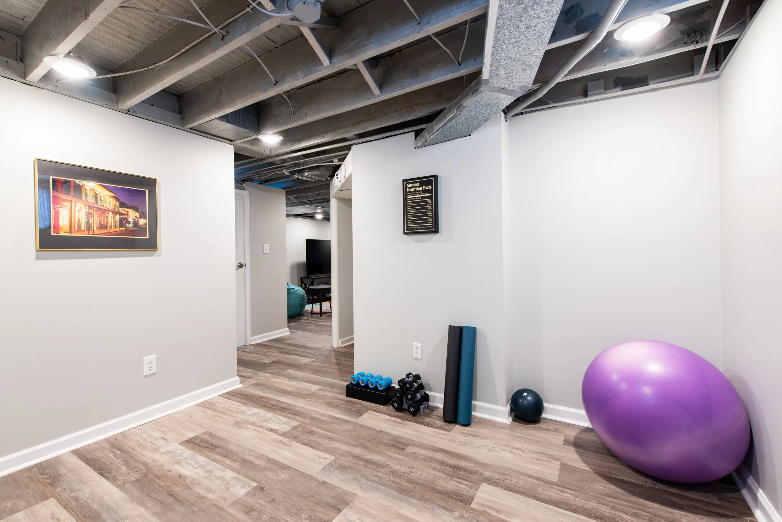 Exercise Area / Recreation / Darts / Weights