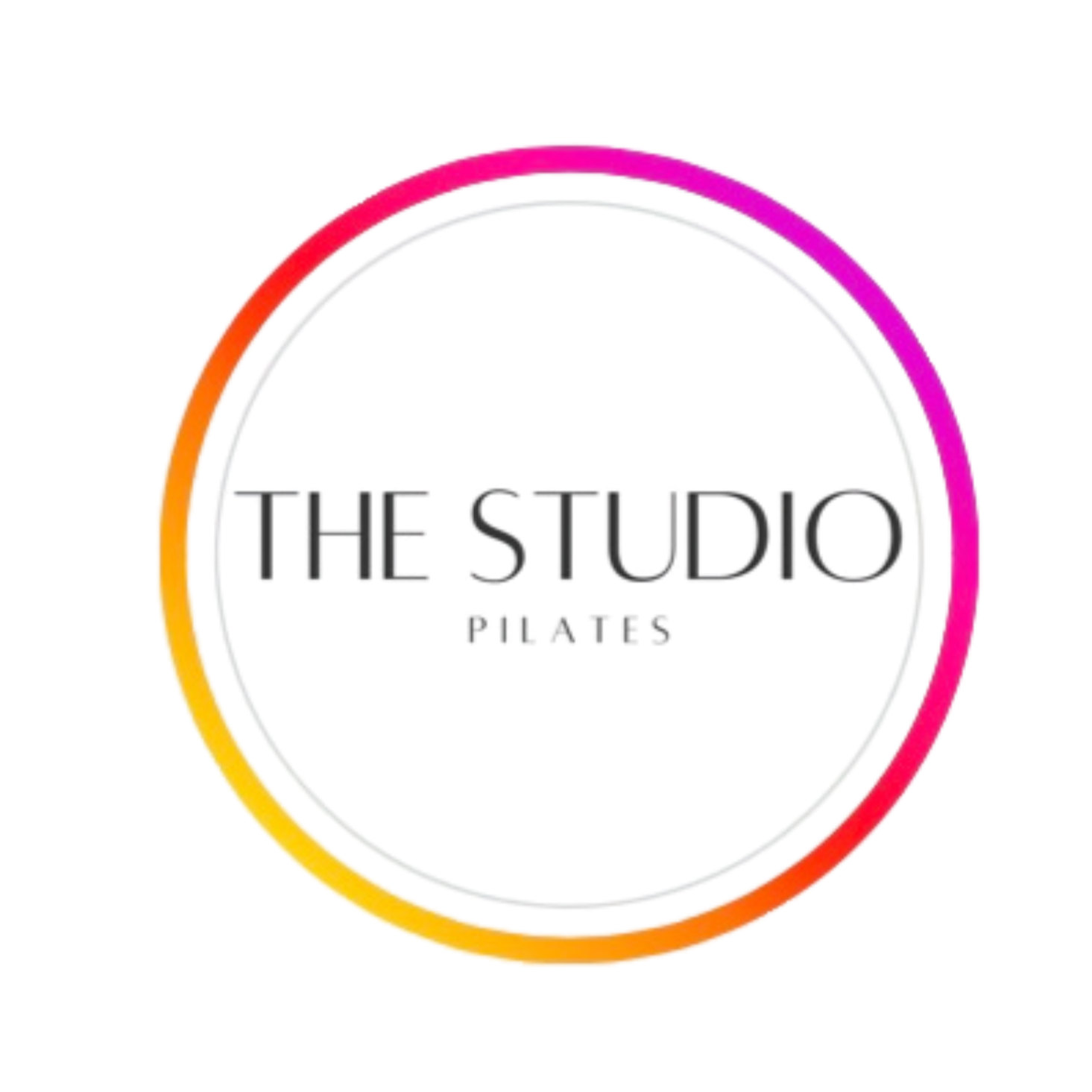 Logo mit dem Text 'THE STUDIO FILATES' in der Mitte, umrahmt von einem farbigen Kreis, Übergang von Rot über Orange, Gelb, Pink zu Lila.
