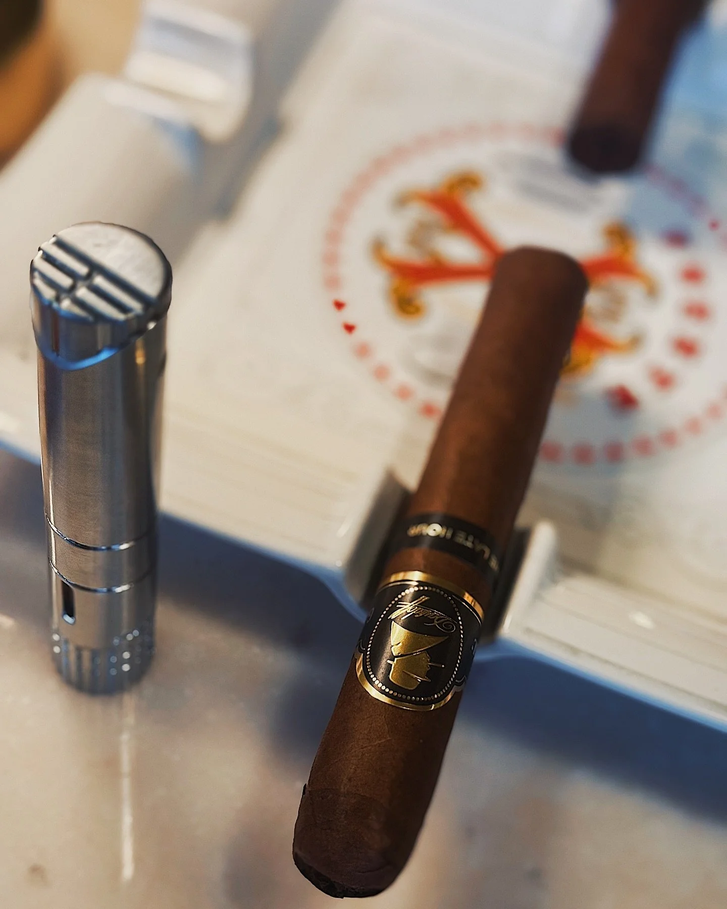 Davidoff Winston Churchill &ldquo;The Late Hour&rdquo; &ndash; A Tribute to Midnight Mastery 🌙

When the world slept, Sir Winston Churchill thrived &mdash; plotting, painting, and pursuing brilliance into the late hours of the night. Davidoff captur