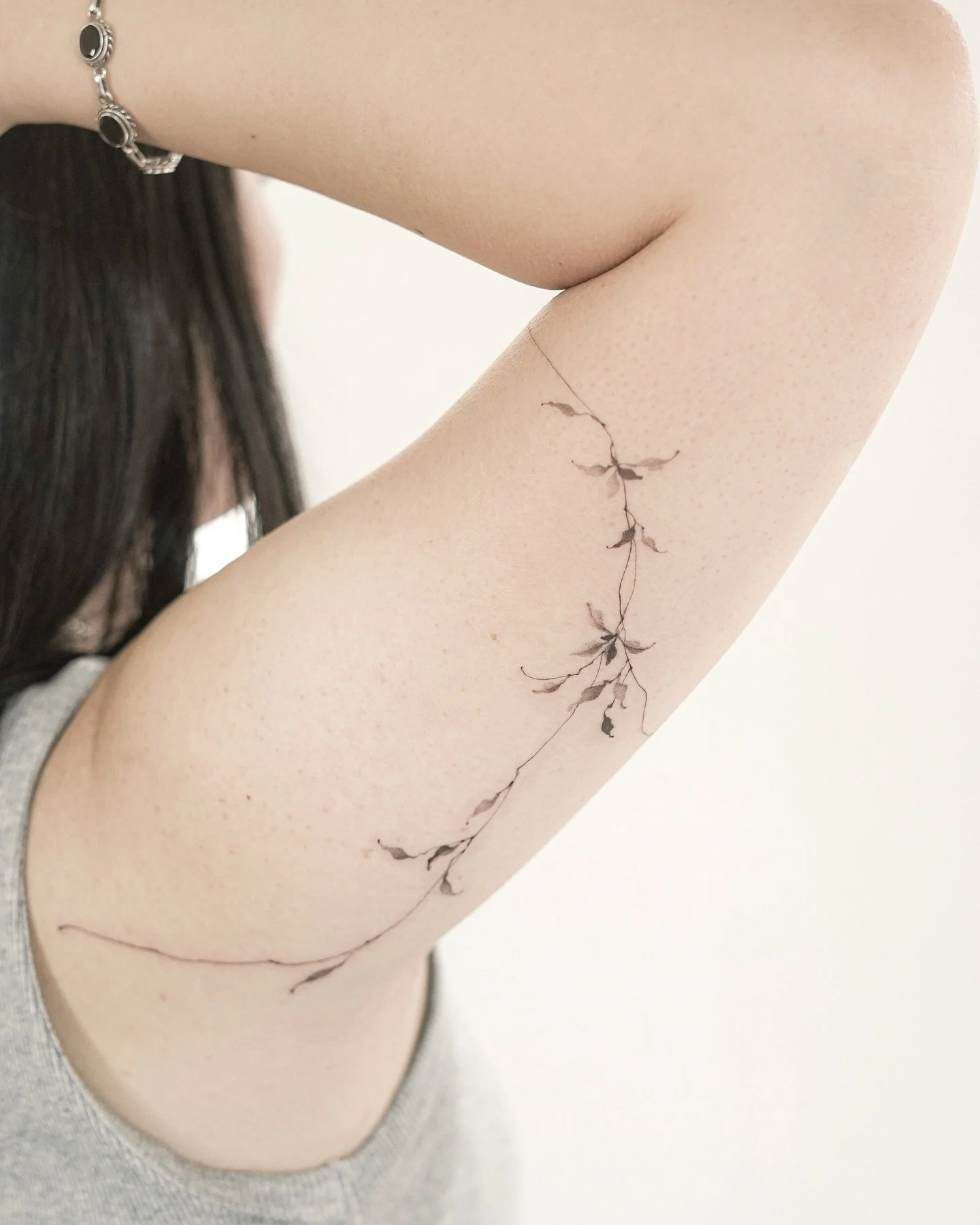 ┈ leaves swaying in liminal stillness 🍃