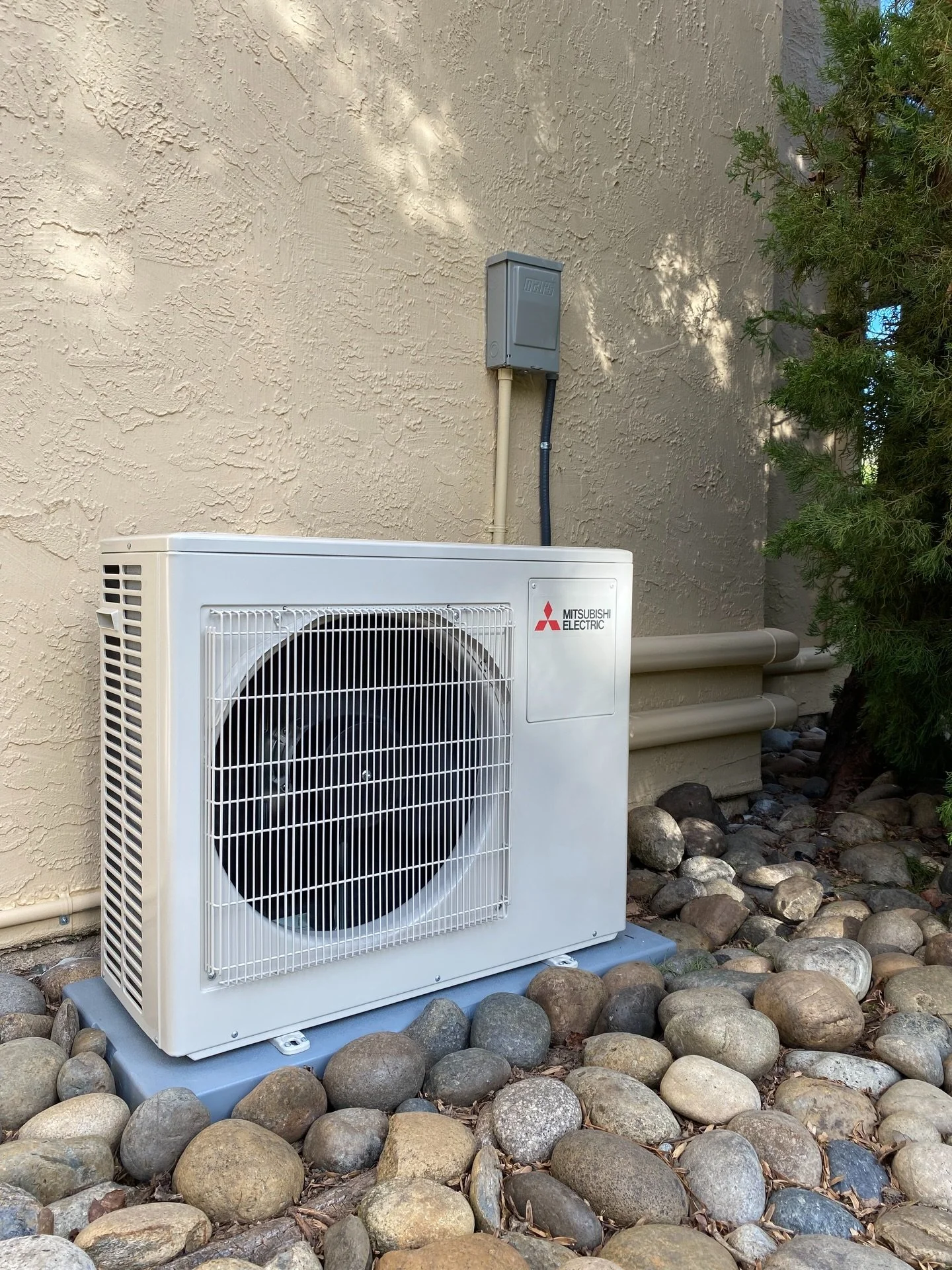 Providing reliable, quiet comfort for the residents of this 65+ community! We installed a high-efficiency Mitsubishi system to ensure cozy living, year-round. Peace of mind for everyone. 🏡❄️☀️ #HVAC #SeniorLiving #MitsubishiElectric #CommunityComfor