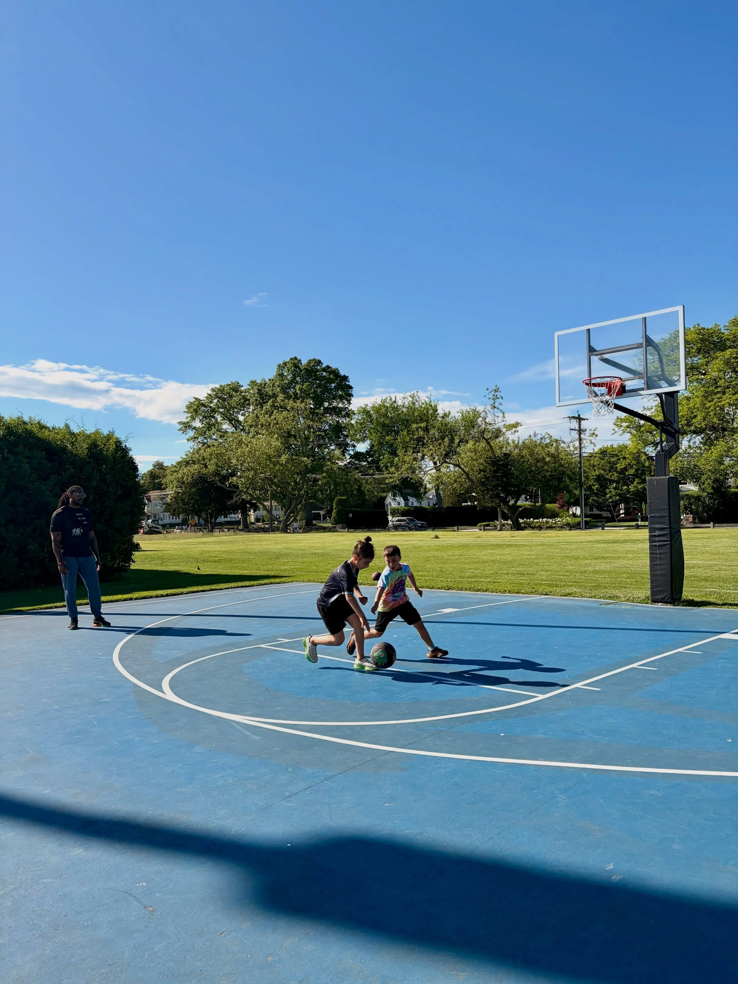 Sharpen your skills all summer with sessions catered to you. 🏀 Schedule today using the link in bio 🙌🏾

#summertraining #basketball #youthsports #westportmoms #fairfieldcountyct