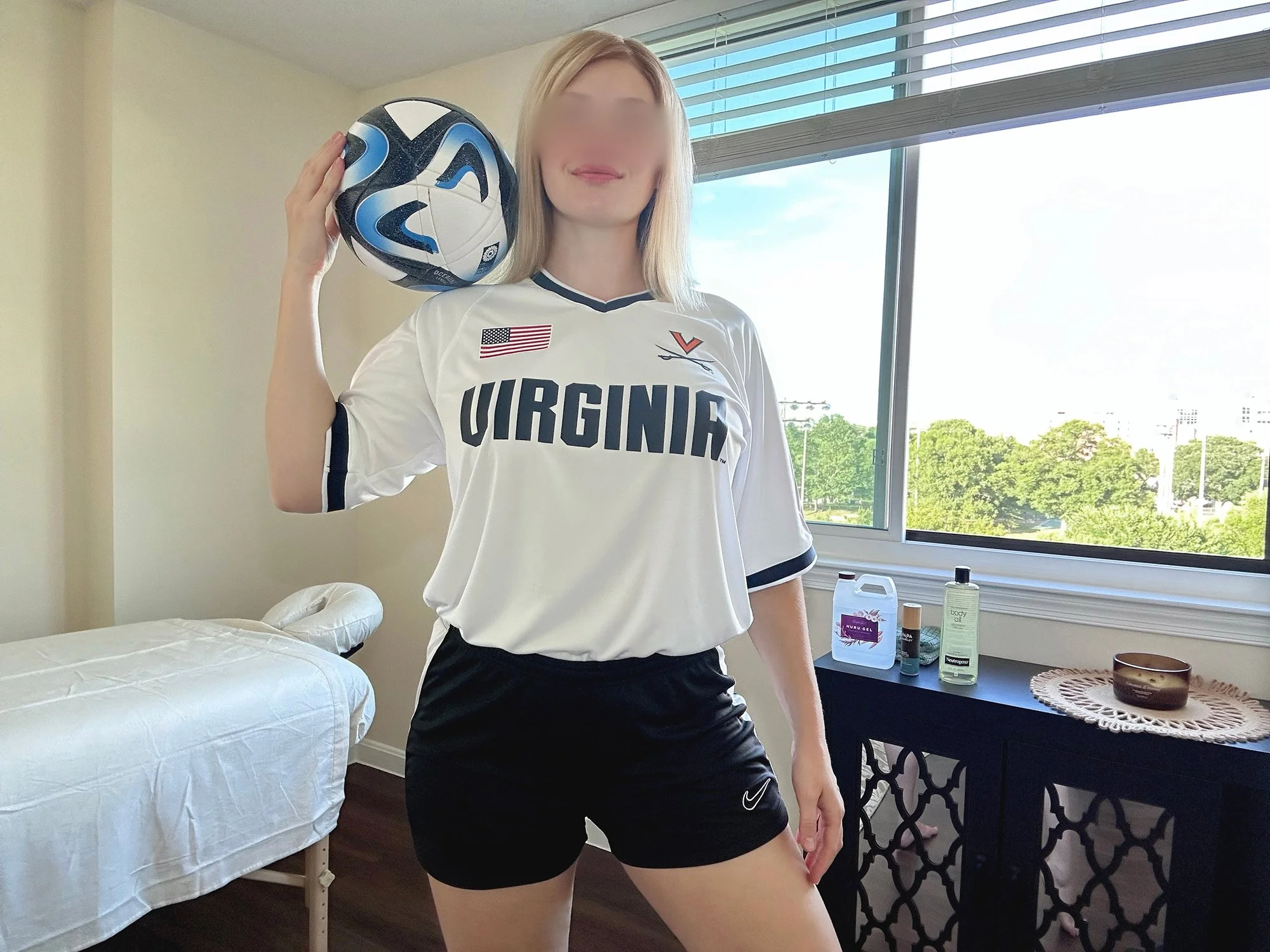 Milana Swann - sensual massage, Nuru, and GFE dates.