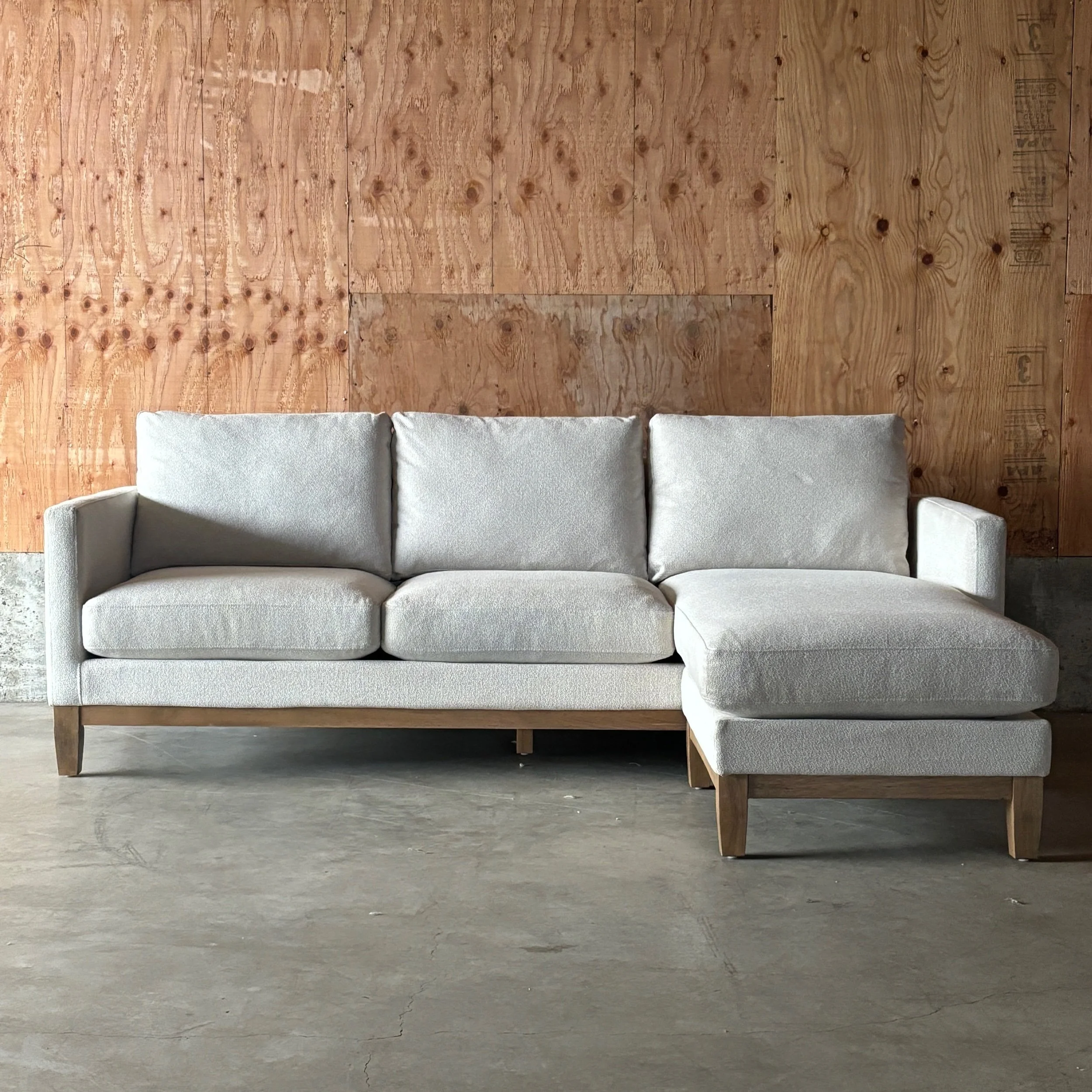 Henredon “Murphy” Sofa with Reversible Chaise (Cream)