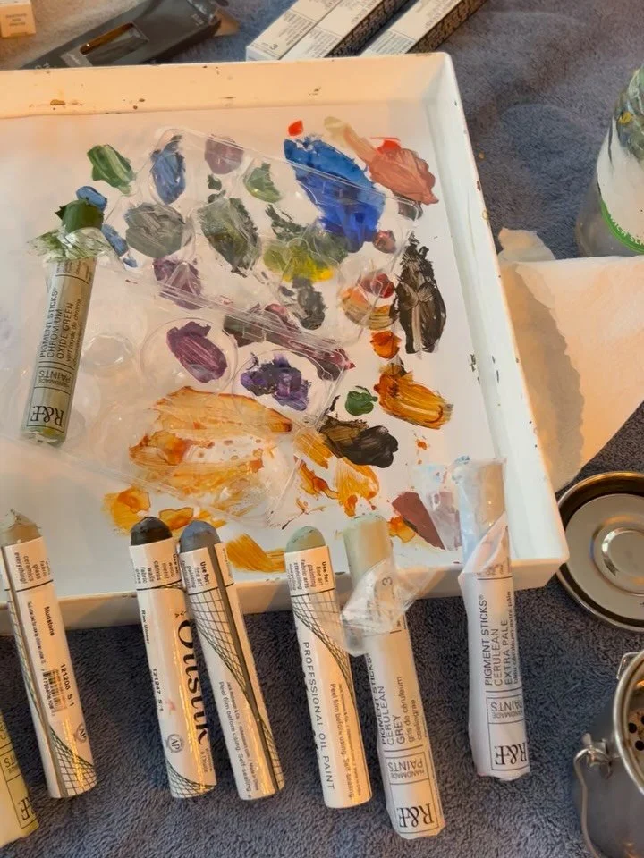 Still playing with these oil sticks on a landscape study. I think I will probably end up layering them over acrylic and getting more into oils which I have stayed away from because they are stinky and messy 🫠 but undeniably more beautiful than acryl