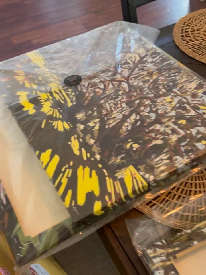 Been busy making some prints, painting plein air (outside in the plain air as I like to remember it 😆) and working on some new springy landscapes 🌳 🌼 

#outdoorpainting #artprint #homedecor #artistlife #artoftheday