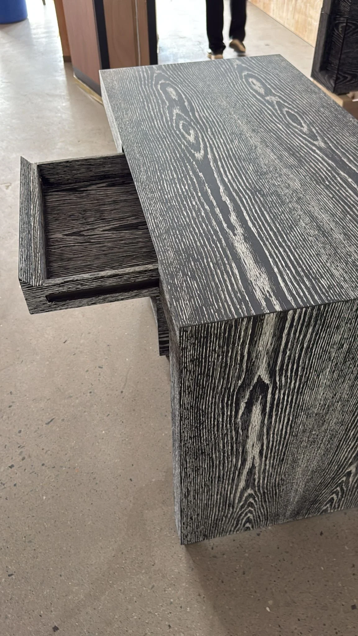highgate london - sculptural brutalist table-07-Details_05.jpg