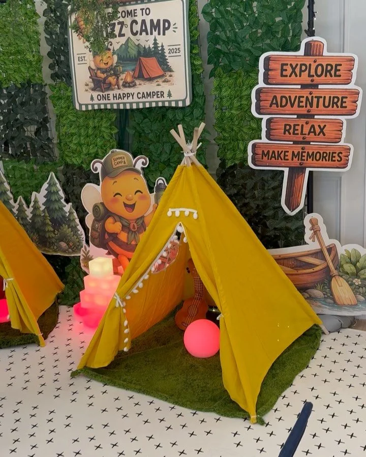 👉 Swipe to explore the magic on the next slide!

We&rsquo;ve been busy buzzing behind the scenes 🐝💛 and you&rsquo;re going to LOVE what&rsquo;s new&hellip;

🏕️ Buzz&rsquo;s Summer Camp
🦖 Dino and Buzz
🍦 Ice Cream Theme

Each theme is packed wit