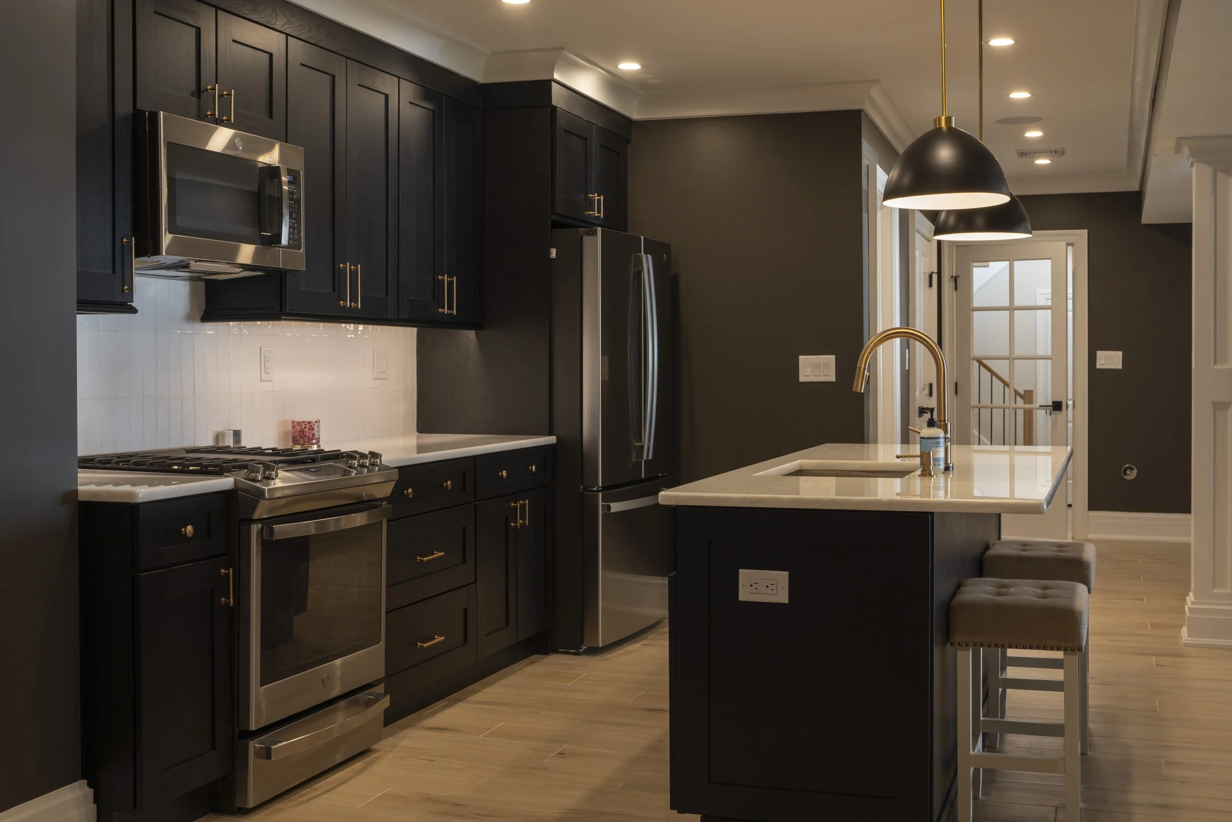 Blaze Black Shaker Cabinet full kitchen