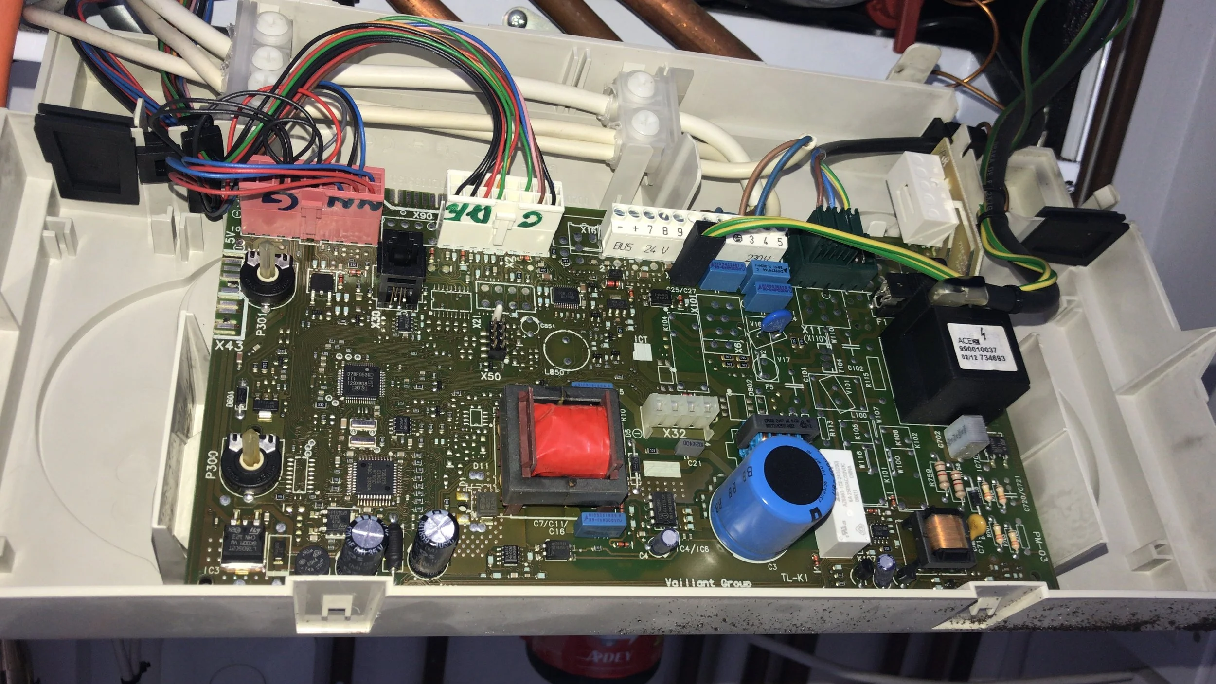 Faulty boiler PCB replaced by Havering Heating, helping restore efficient operation and prevent further breakdowns. Providing professional boiler repair services across Havering, Romford, Hornchurch, Rainham, Upminster, and Essex.