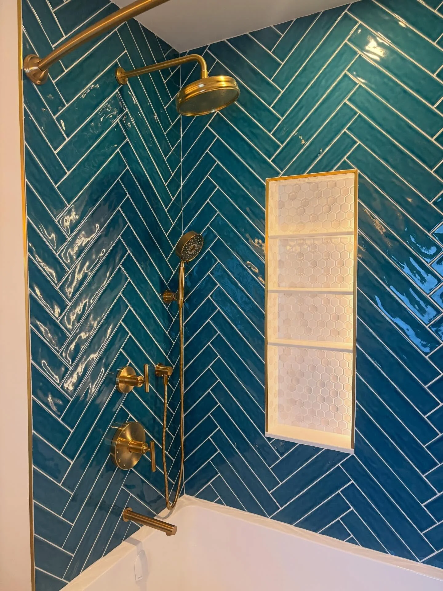 We designed and built this beautiful shower 🌹🥰
.
.
@formcustomtile 
.
.
#interiordesign #bathroom #renovation #victoriabc #canada