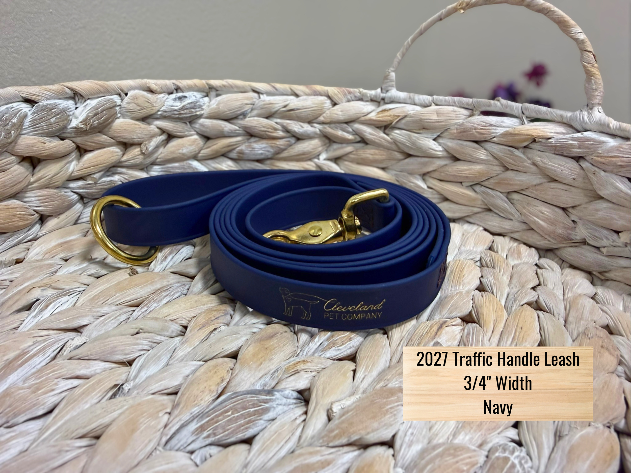 2027 Traffic Handle Leash 34 Width Navy.png
