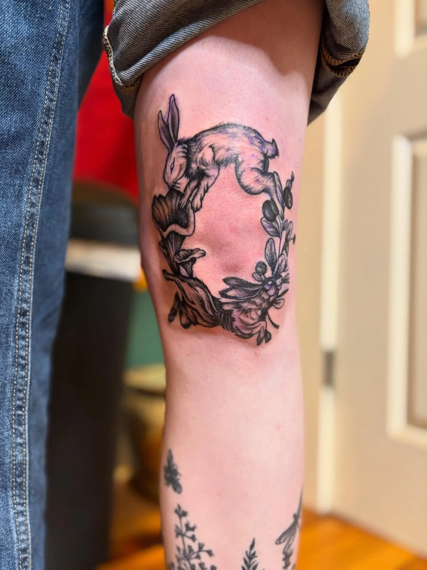 Had a blast doing this knee piece! Soon this legs gonna be a full on sleeve. 

Awesome conversation dude🫡 as always! Thanks for not even flinching on the knee like a boss
.
.
.
.
.
.
#kneetattoo #rabbittattoo #mushroomtattoo #blackandgrey #carrollto