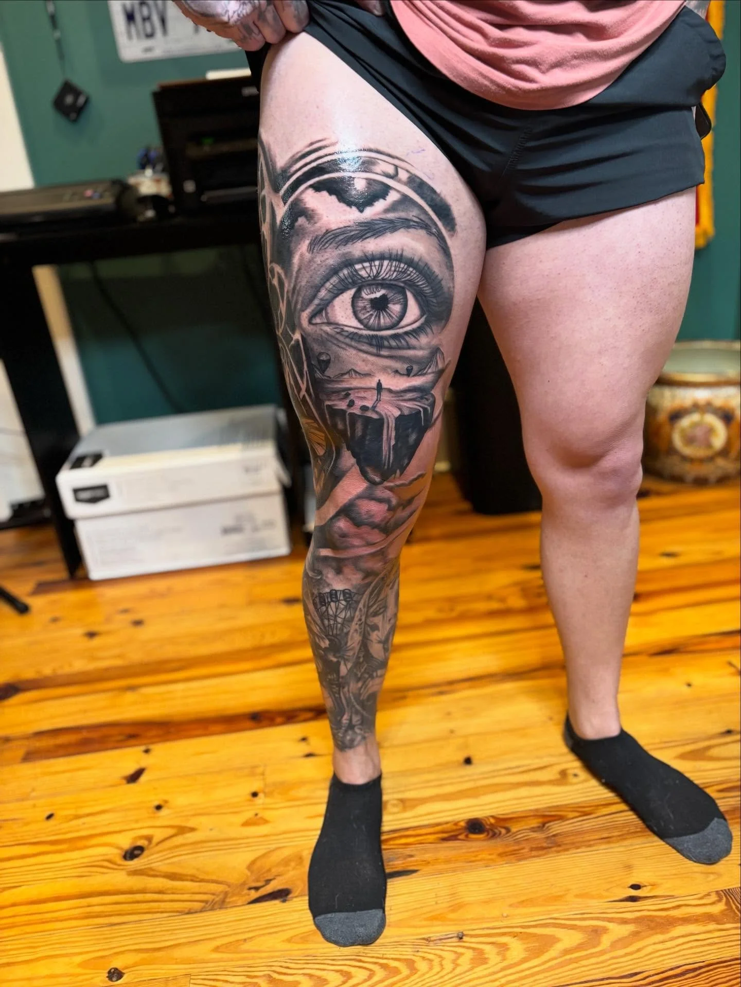 Absolutely in love with the way this sleeve is coming along!! All we got is the inside leg, and some more on the back and we&rsquo;re done!!!!
.
.
.
.
.
.
.
#carrolltontattoo #blackandgrey #legsleeve #legtattoo