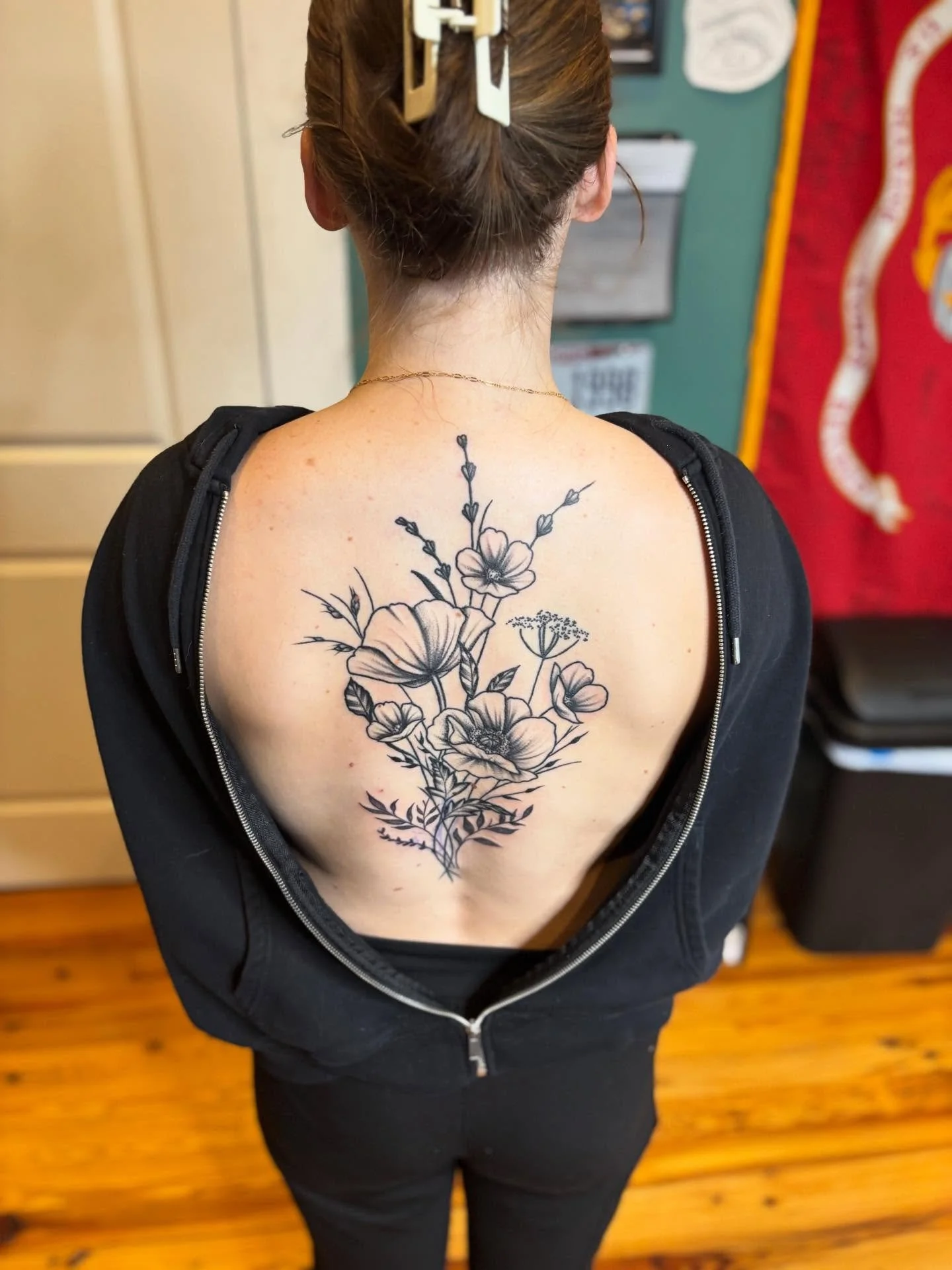 I posted the video but forgot the photos from this one.. thanks for sitting like a rock man!!
.
.
.
.
.
#carrolltonartist #tattooartist #uwg #privatestudio #blackandgreyfloral