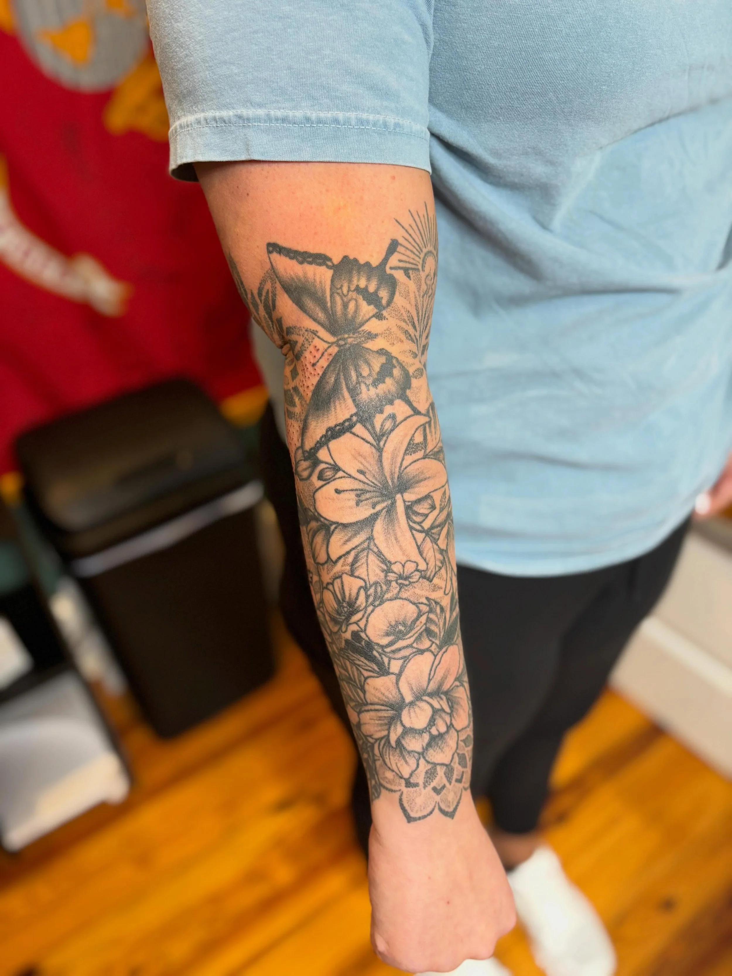 This client is a busy single mom, who works her ass off! So, we had to work this half sleeve in smaller sessions over her lunch breaks over a year or so. BUTTT! We got her done. And I&rsquo;m so happy with how it looks 🔥🔥🔥🙏🏻 

Thanks for always 