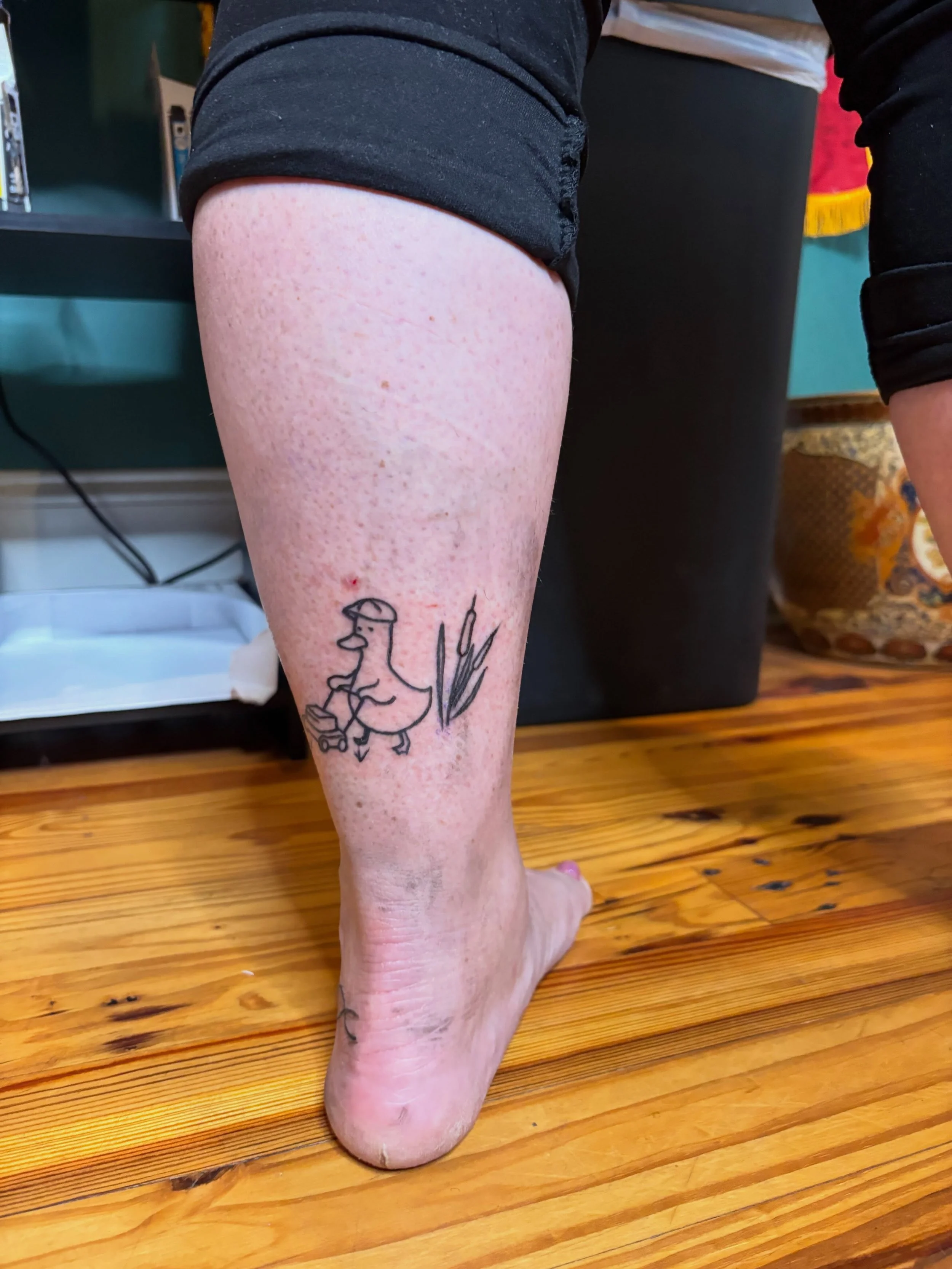 &ldquo;Duck around and find out&rdquo;
.
.
.
.
.
 #simpletattoo #lines #tattooing #localartists
