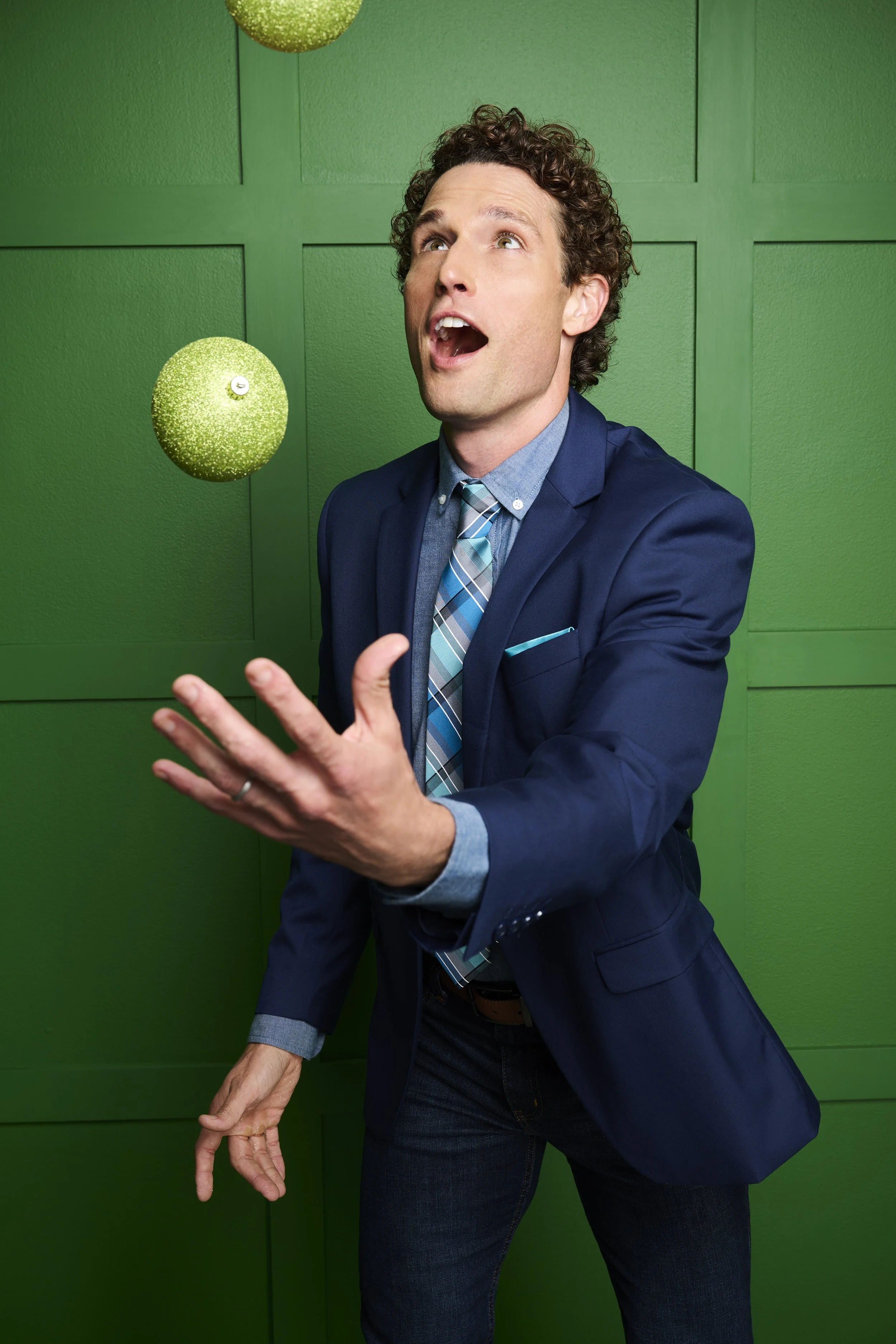 3362750-Holiday-Portraits-SSNL-Dressed-Up-Man-OF_4289-SELECT.jpg