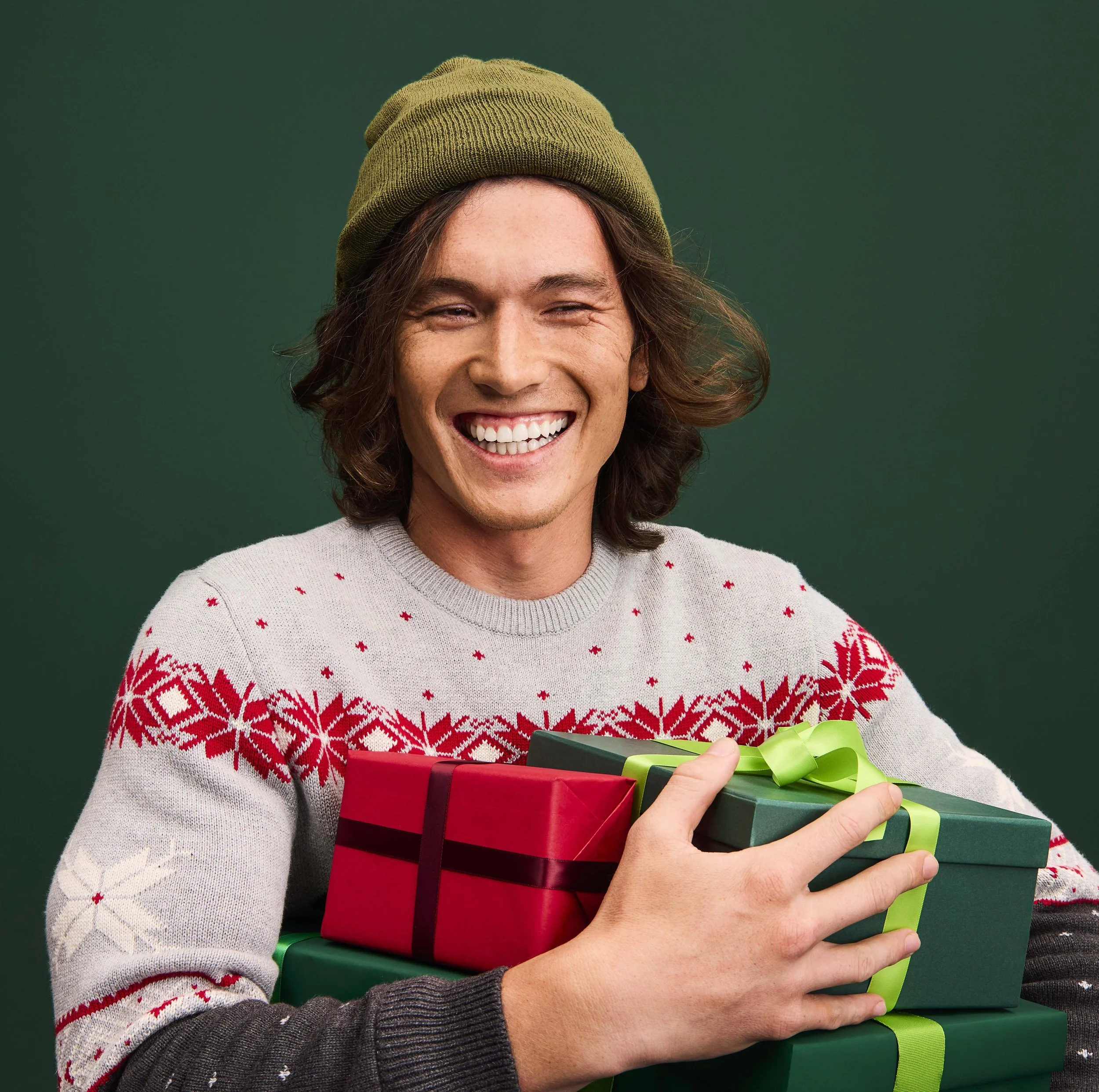 4904963-Q4-Portraits-Holiday-Dad-X-Cat-OF-ALT_7756_r1 copy.jpg