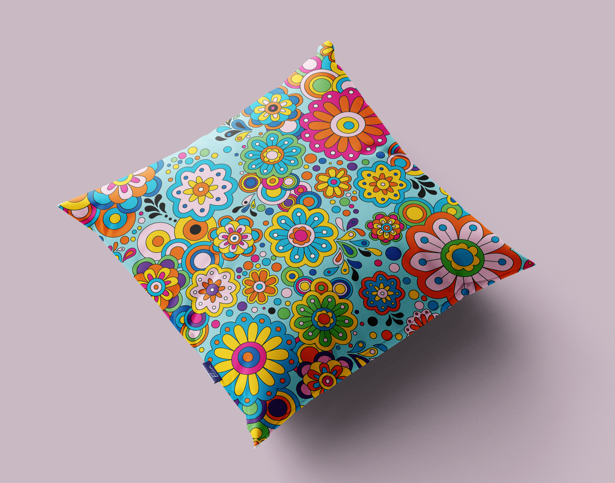 Free_Pillow_Mockup_2.png