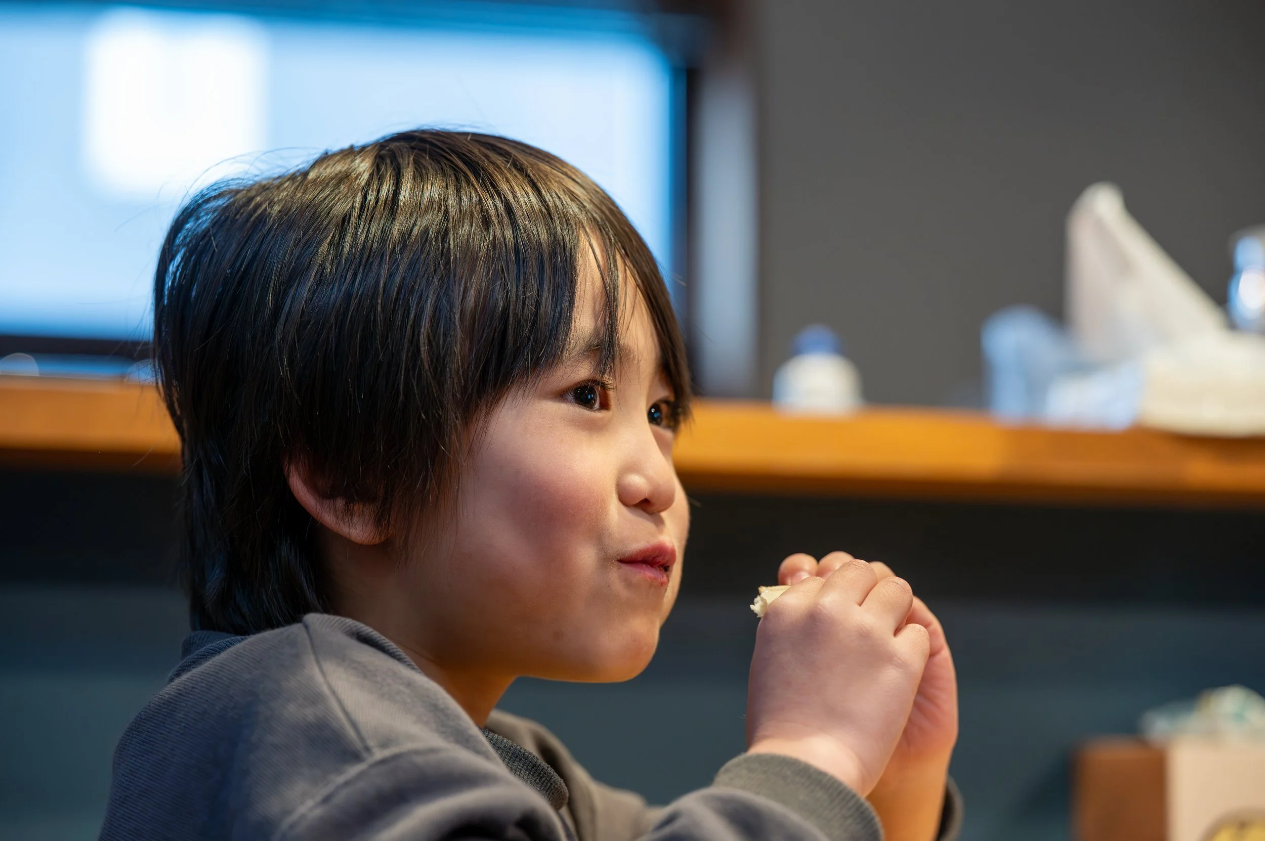 ホーム人物笑顔の少年
