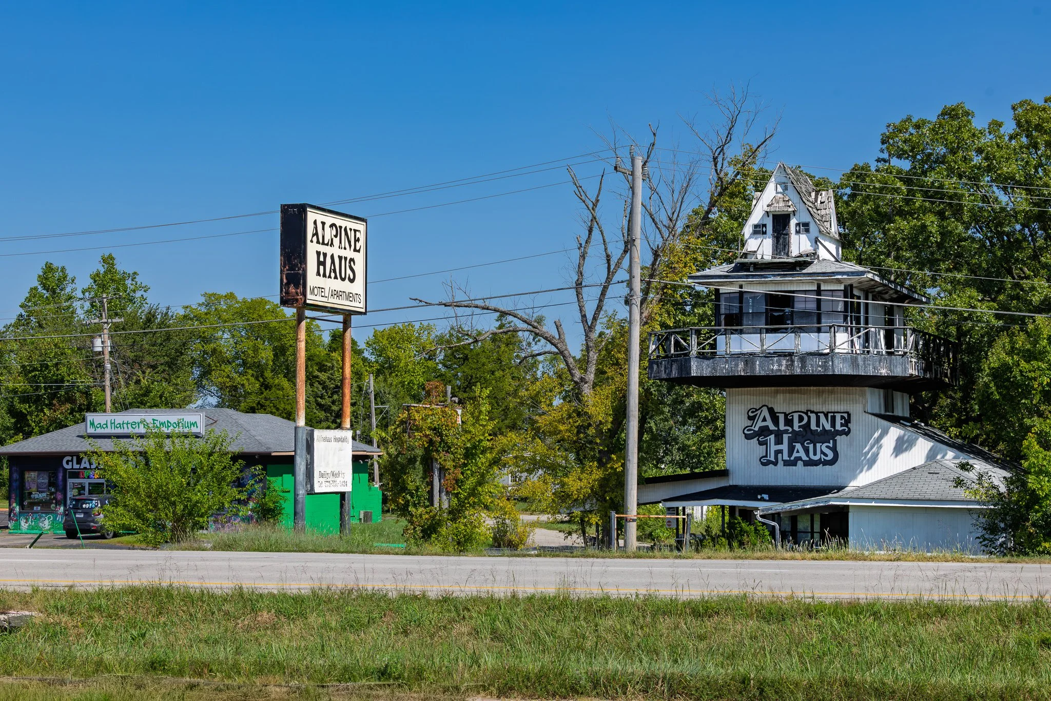 Alpine Haus Motel exterior with front sign, St. Robert, Missouri.