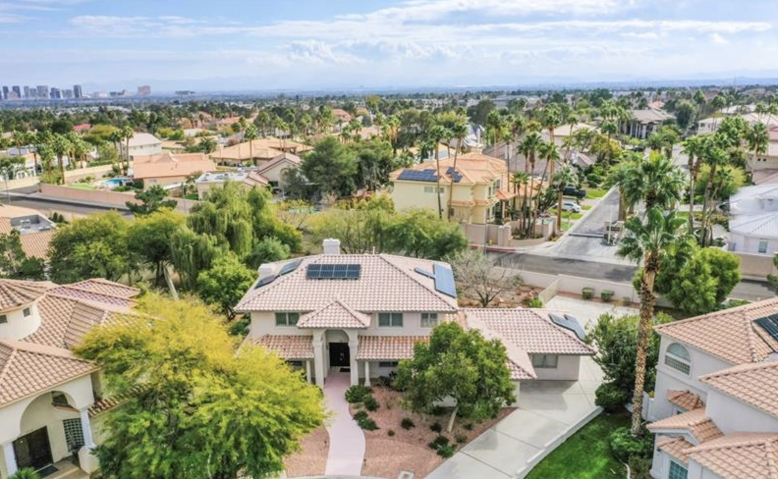 Luxury Rental in Las Vegas: 8%+ Cap Rate &amp; Double-Digit Cash-on-Cash Returns