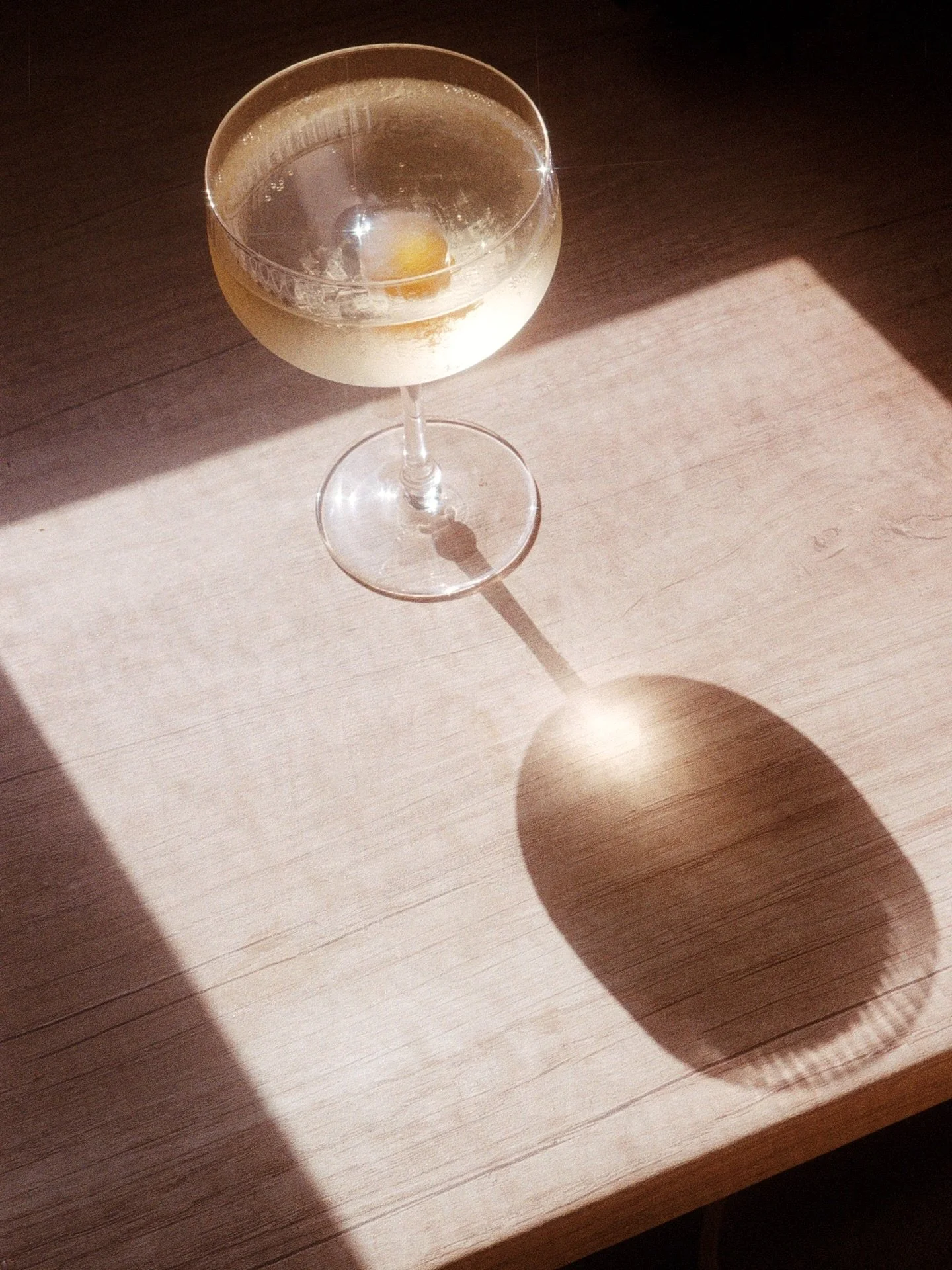 #cocktailonfilm 🍸
.
#35mmfilm #madewithkodak #parisphotographer