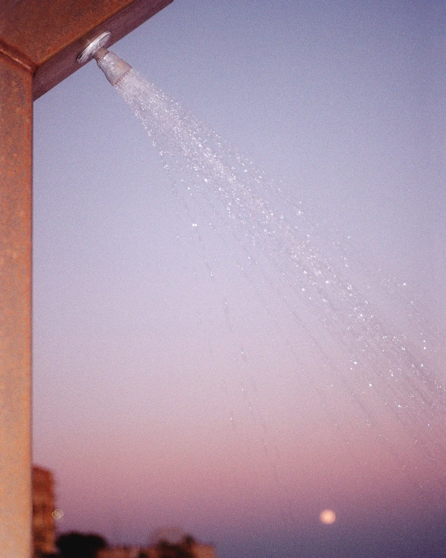 Fading light in Nice #35mmfilm 
Kodak portra 400 
.
#filmphotographer #parisphotographer