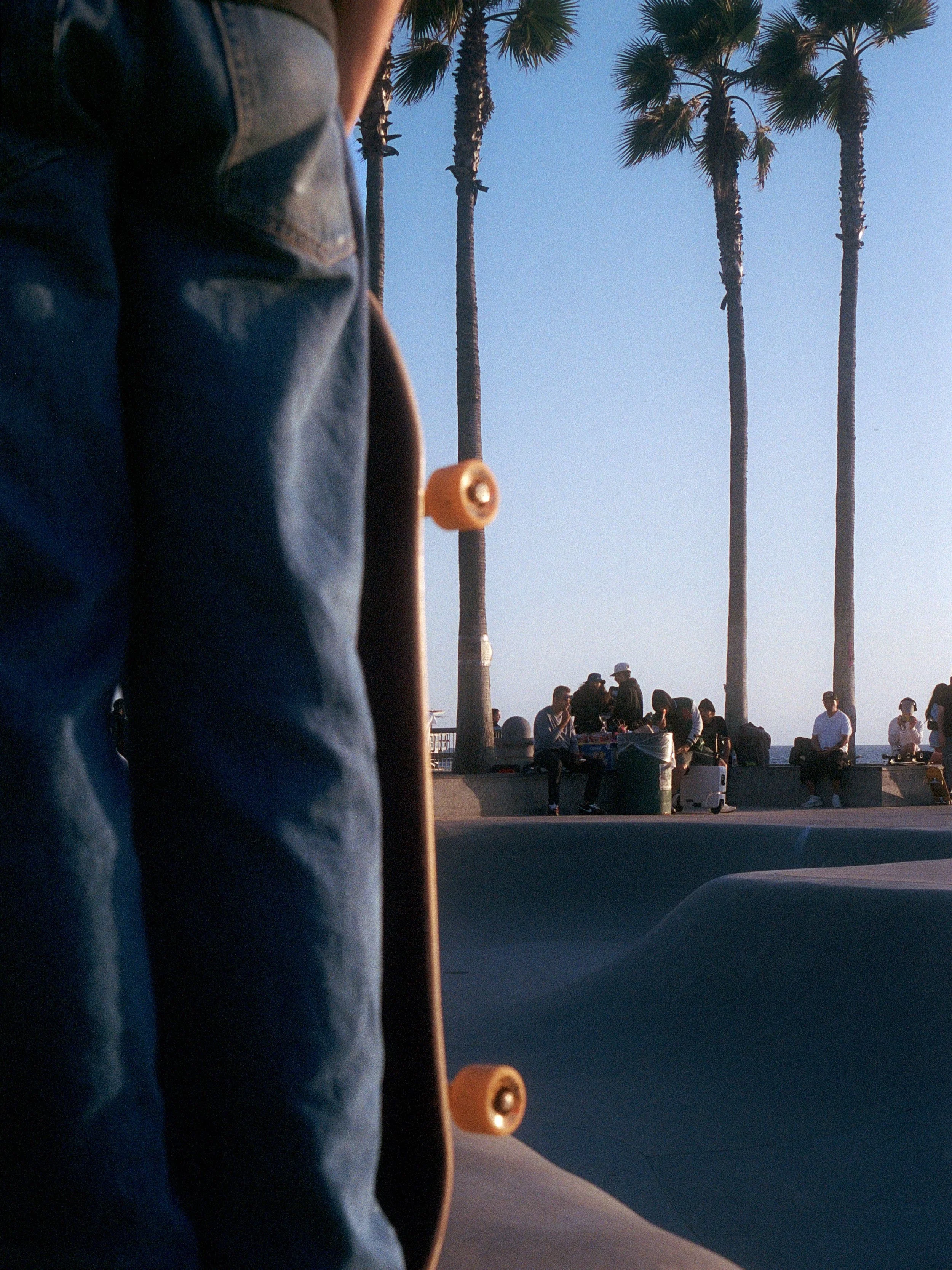Photos from a walk in Los Angeles 

📷 Canon AE1
🎞️ Kodak gold 200