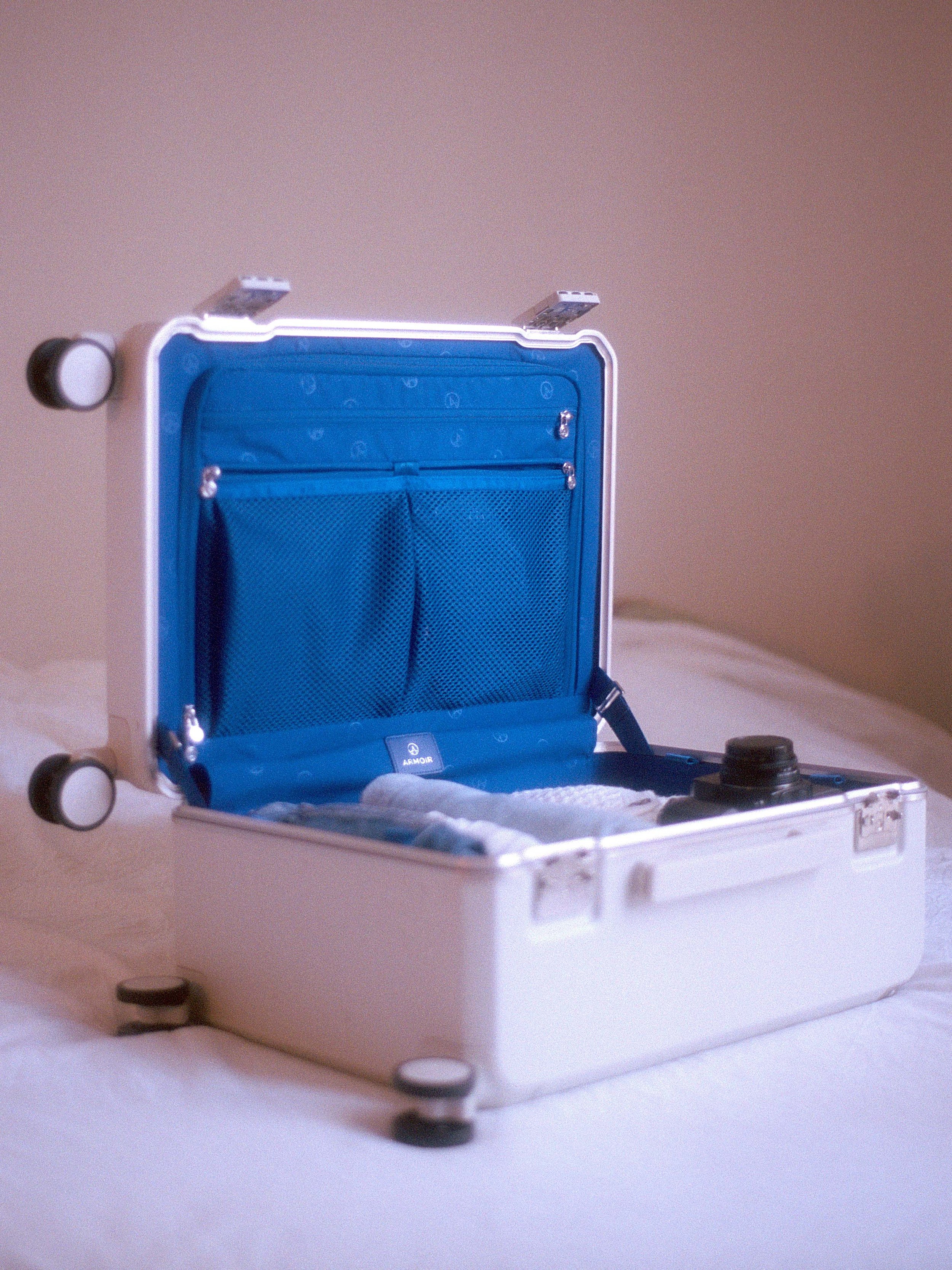 Valise de voyage cabin ouverte
