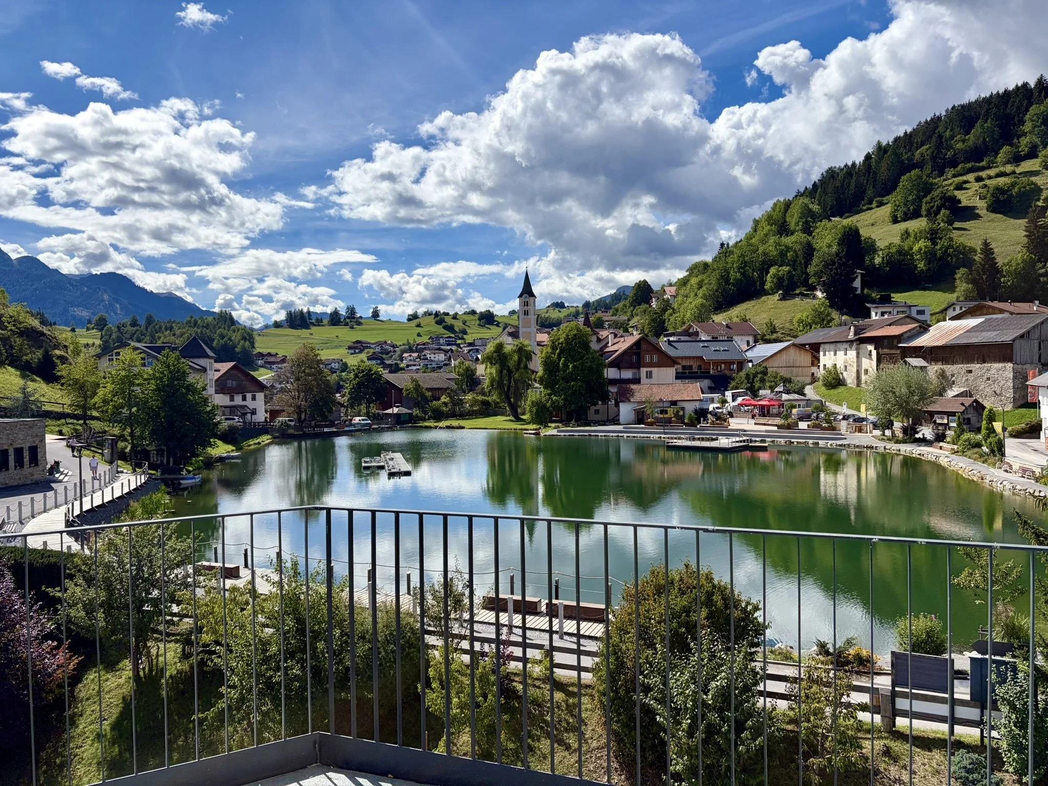 Auf der Terrasse von TOP 71 mit Blick auf den Burgsee