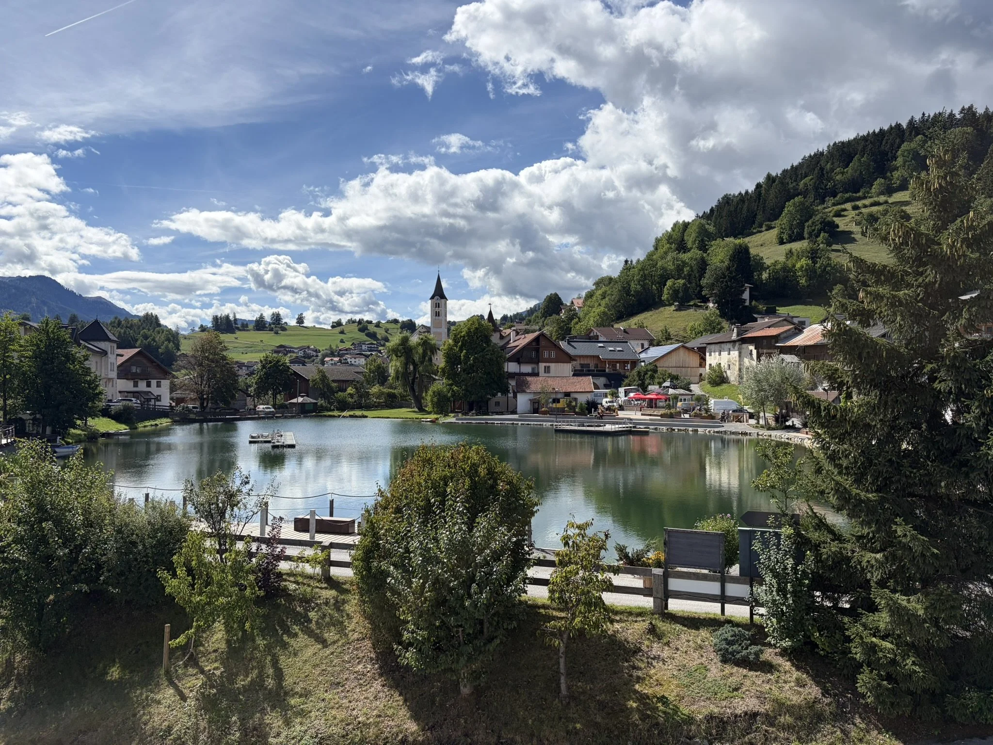 Ausblick von der Terrasse von TOP 61 auf den Burgsee