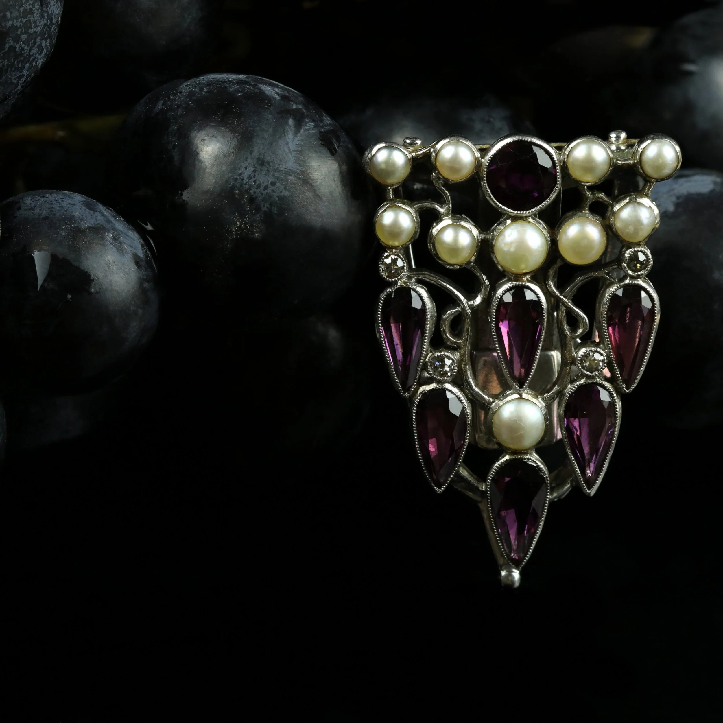 Arts & Crafts gold diamond and gem clip, manner of Sibyl Dunlop