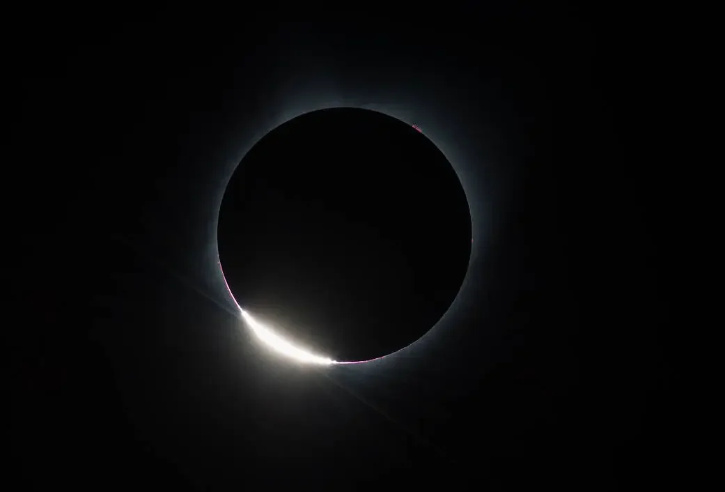 Nasa diamond ring effect.webp