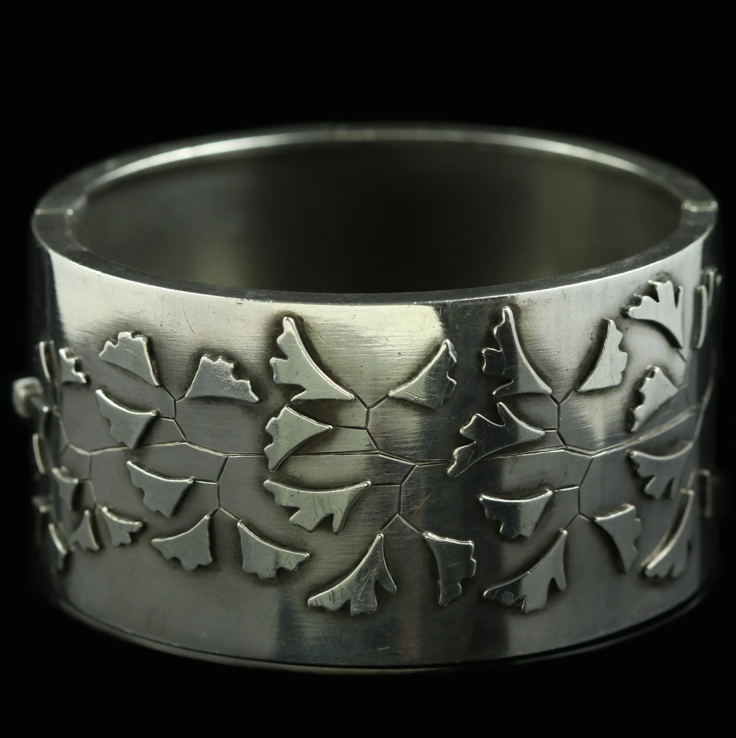 Victorian silver ginkgo leaf bangle