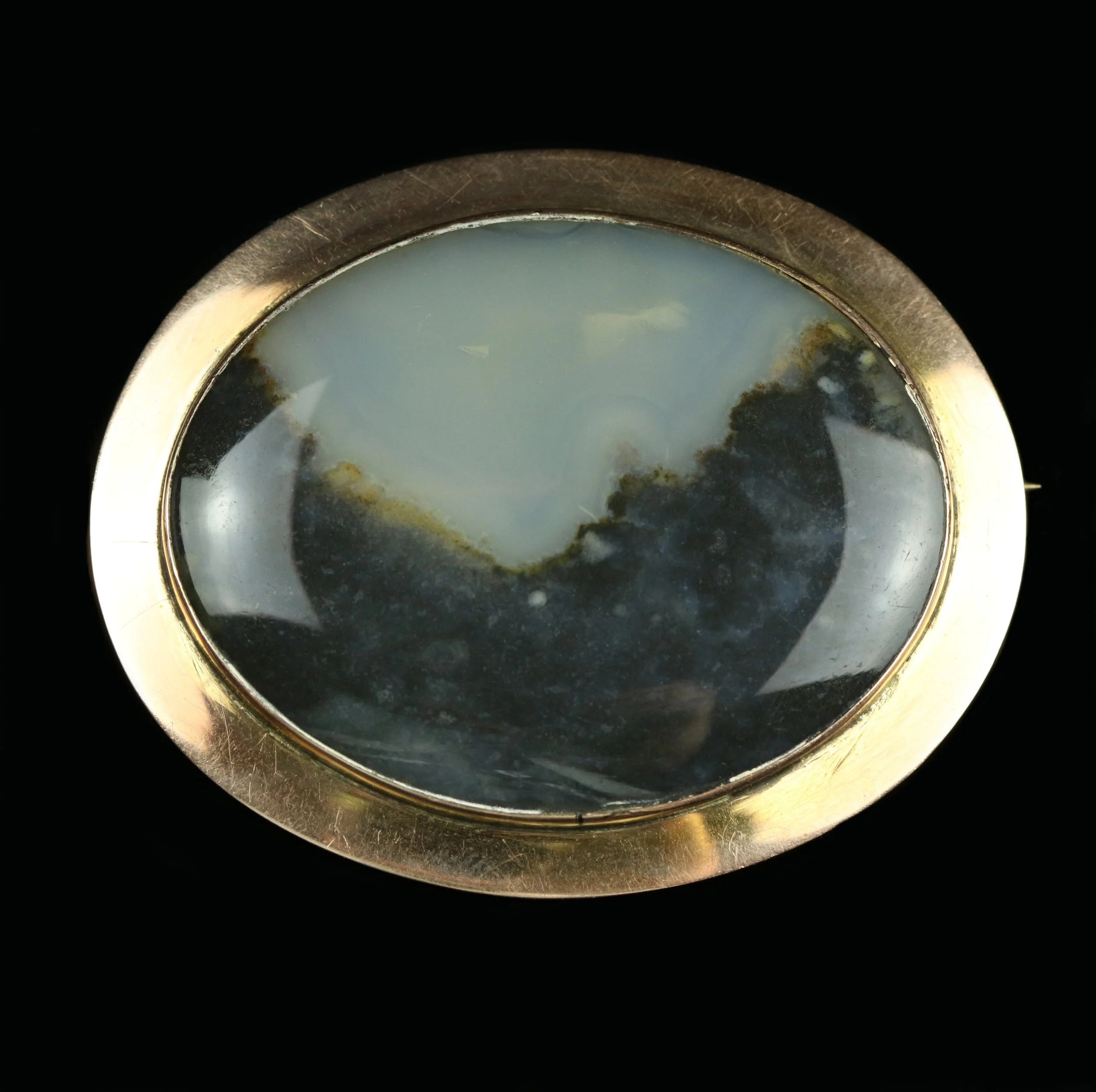 Victorian 9ct gold agate brooch