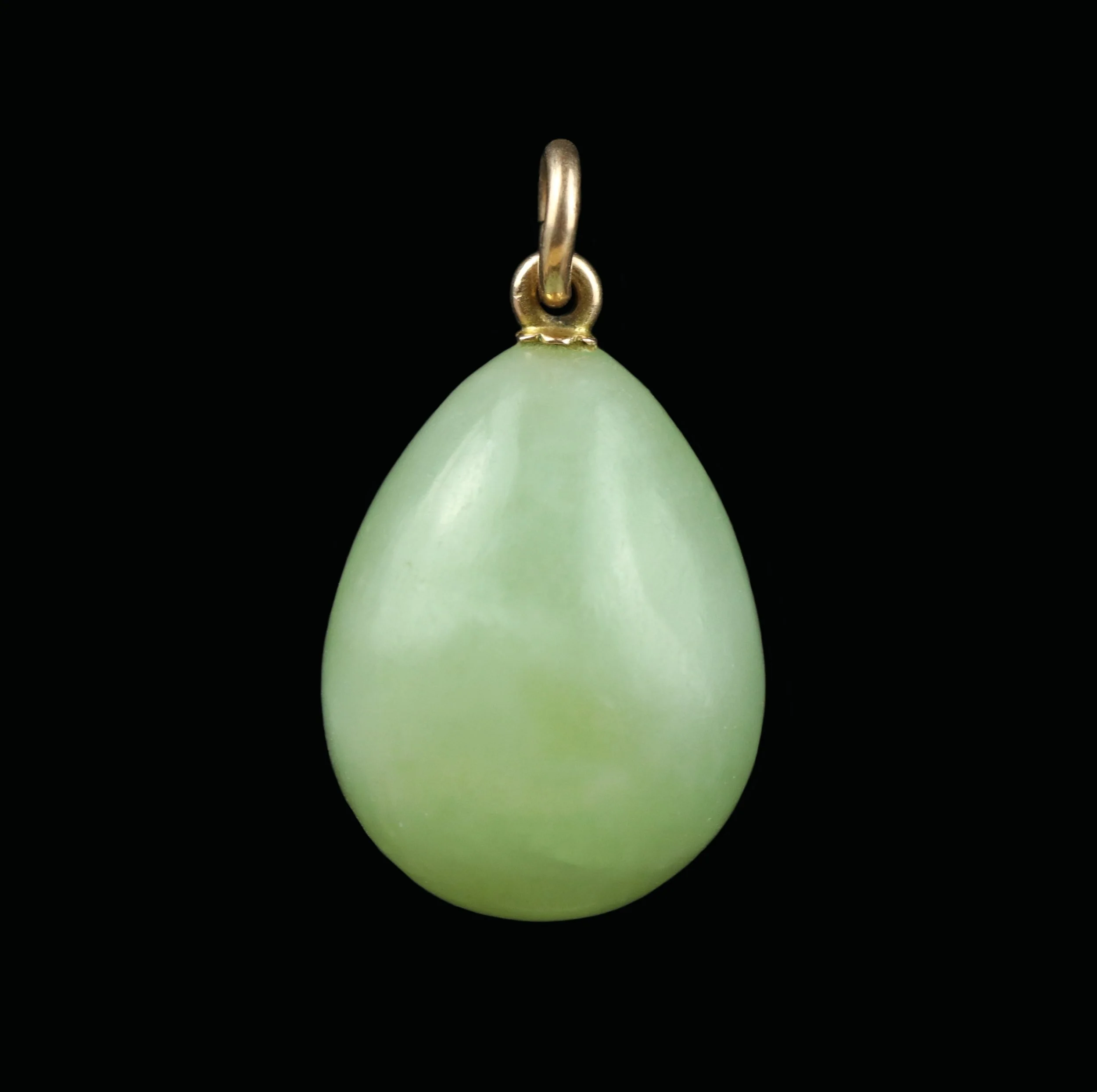 Gold-mounted bowenite egg pendant