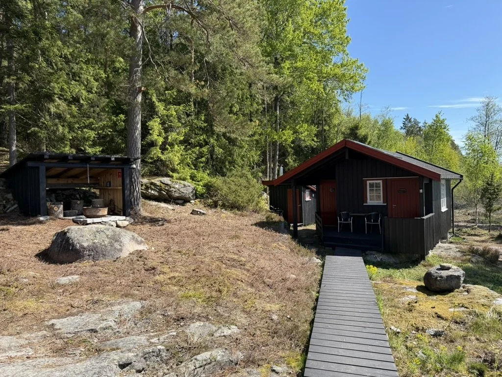 Behagelig gangvei mellom hytta og anneks