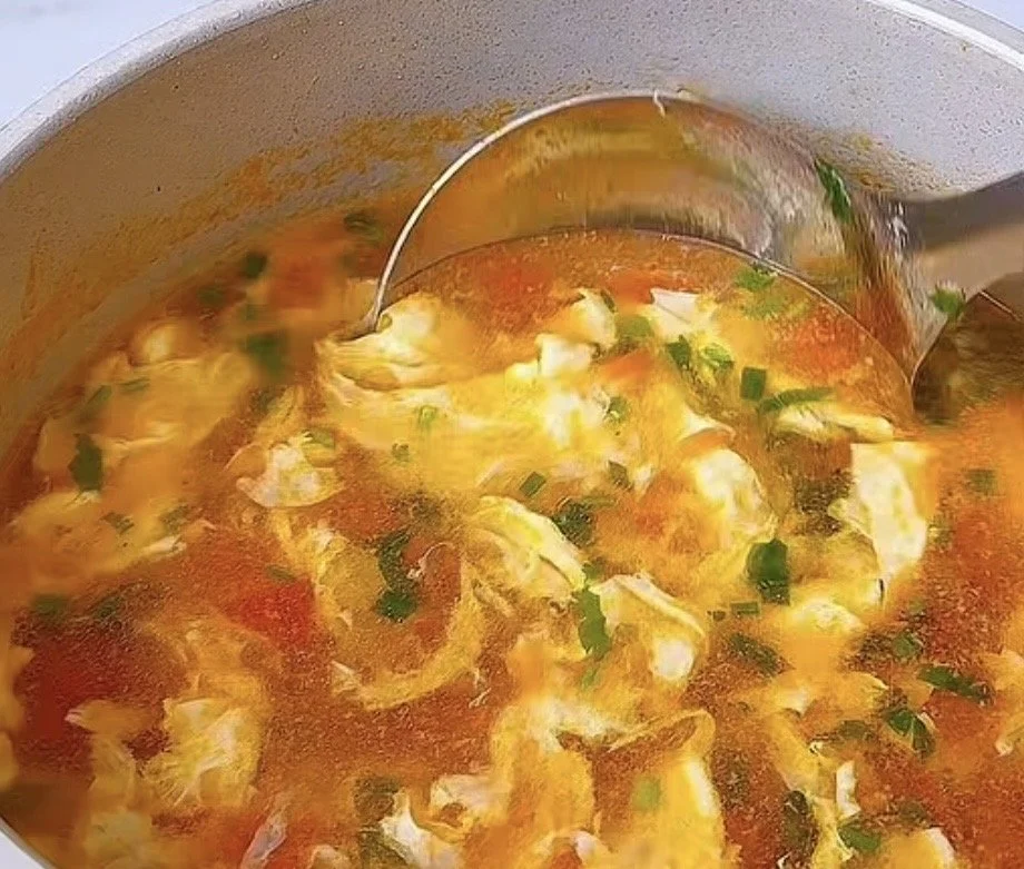 Canh cà chua trứng keto