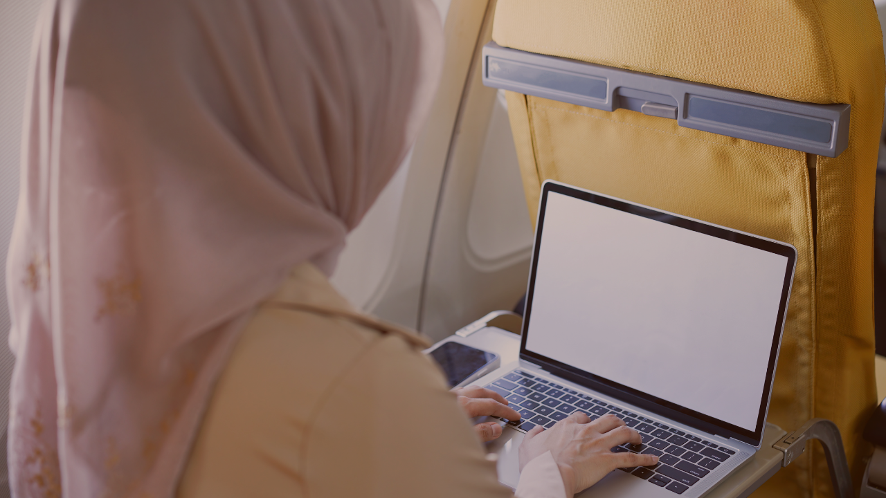 Choosing the Right Virtual Assistant for You: Things to Consider Before You Decide