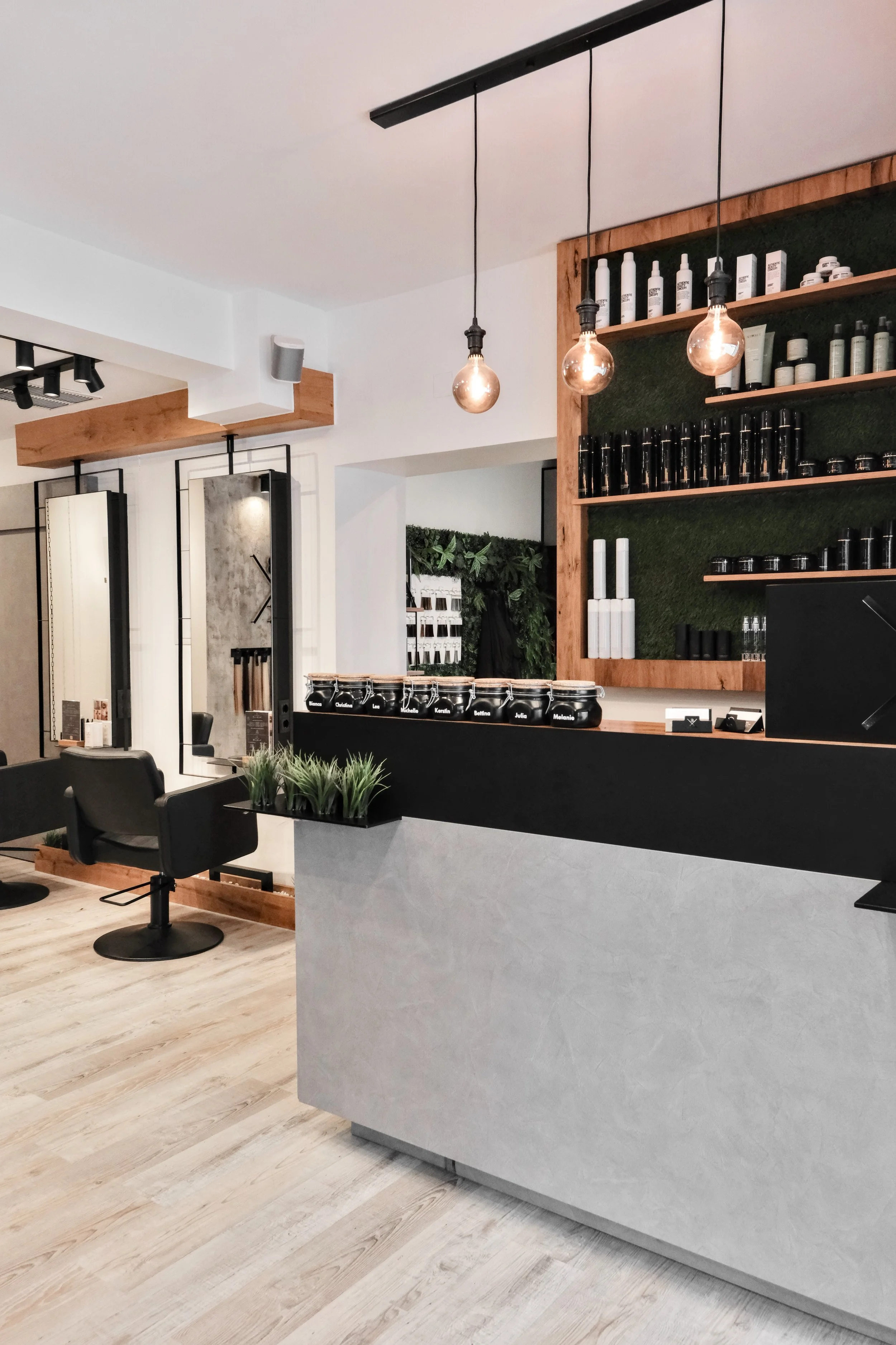 BIANCA KUNASEK SALON