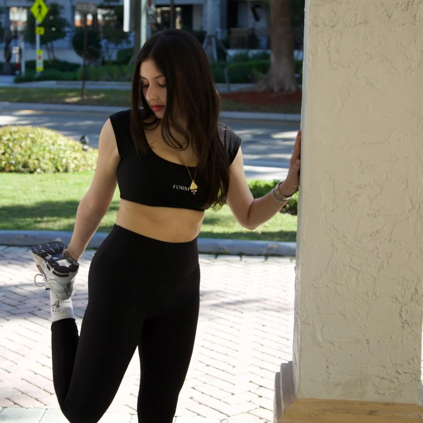 Calling all college/high school students that will be in South Florida for spring + summer break!! 

MMM offers Private Pilates Training for a discounted student price, either one-on-one or small group class. We bring the burn to you. 

Now booking f