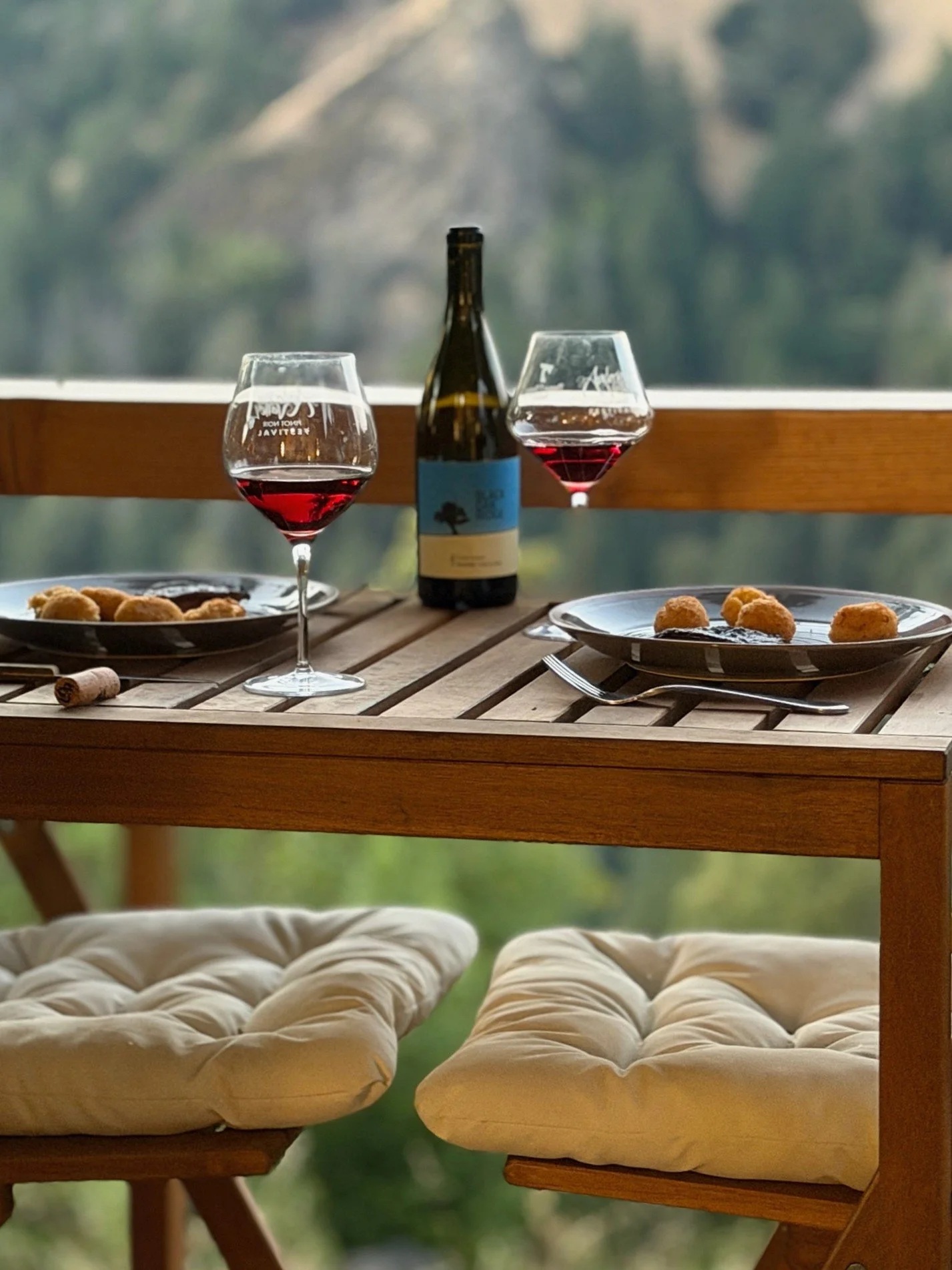 After a long week, there is nothing better than a glass of Black Oak Ridge Pinot Noir&mdash;quintessentially Anderson Valley&mdash;paired with beautiful views and even better company.⁠
⁠
Here&rsquo;s to slowing down, savoring the moment, and letting 