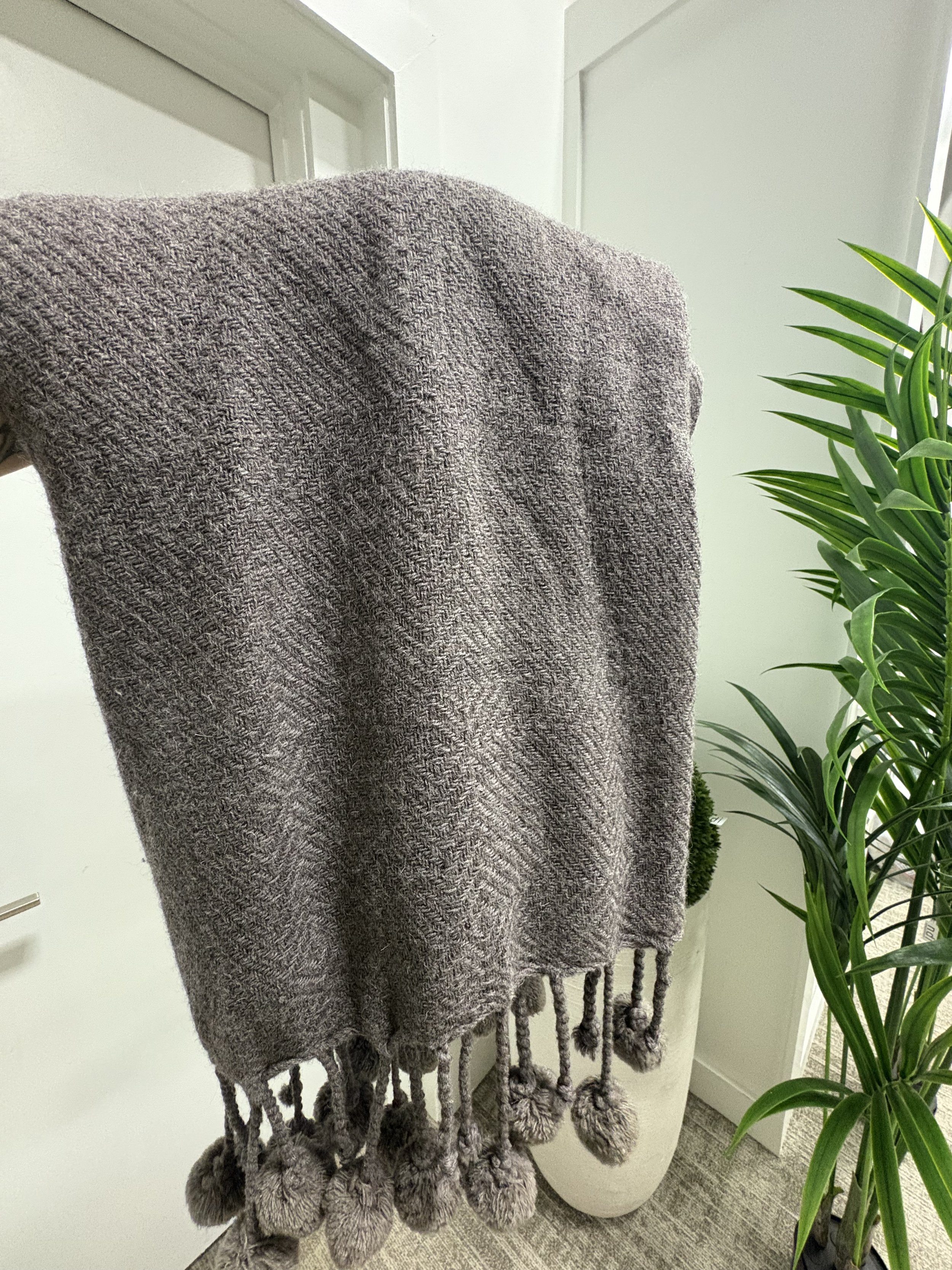 Pom Pom Throw - Brown