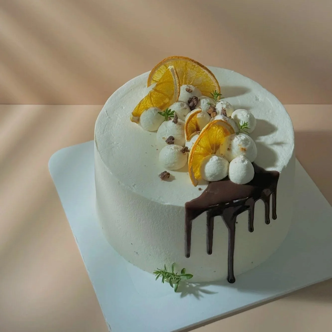 Earl Grey-Chiffon Cake mit Earl Grey Creme & Pudding & Schoko Crispies