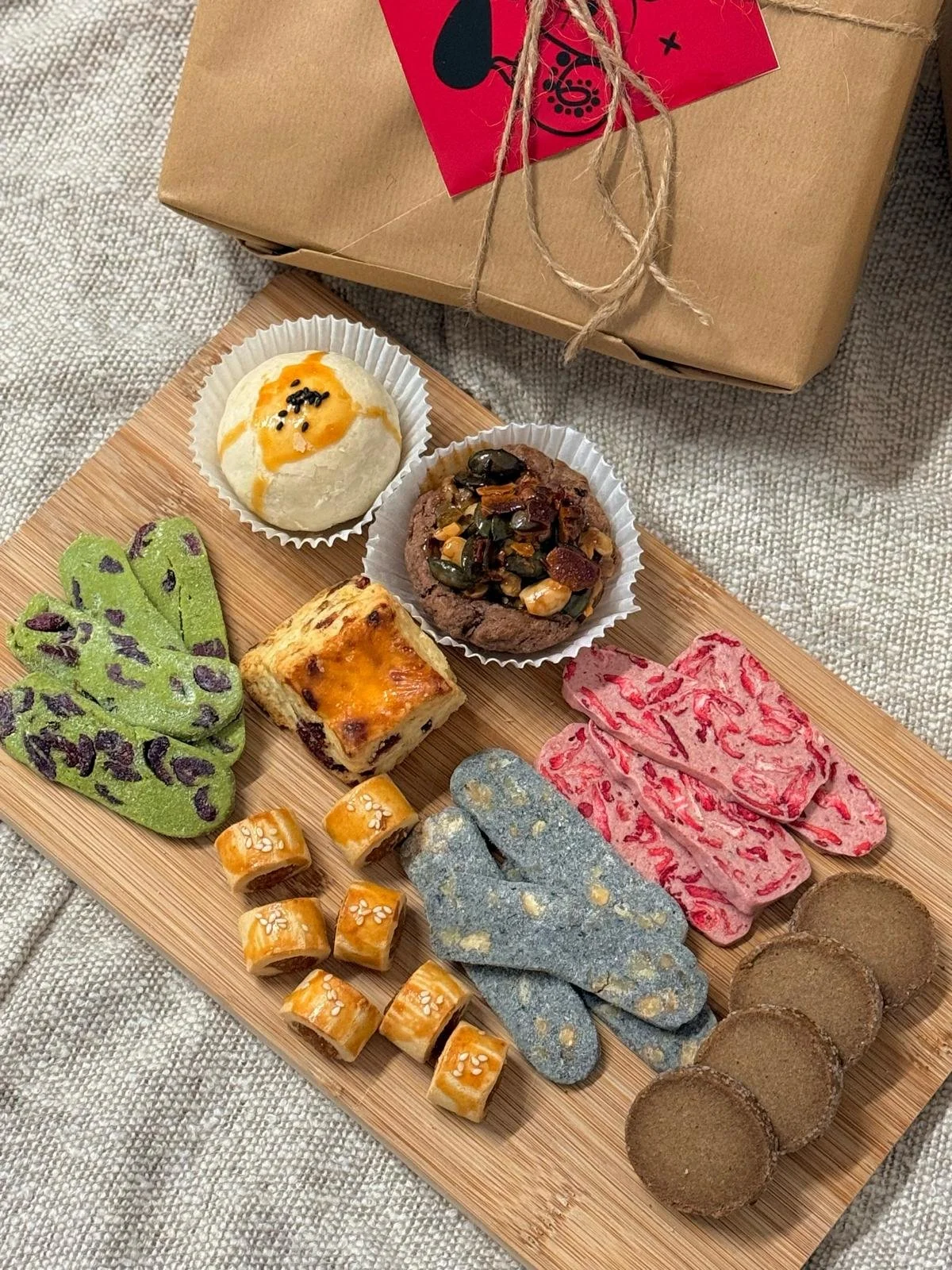 Geschenkbox mit asiatisch inspirierten Desserts