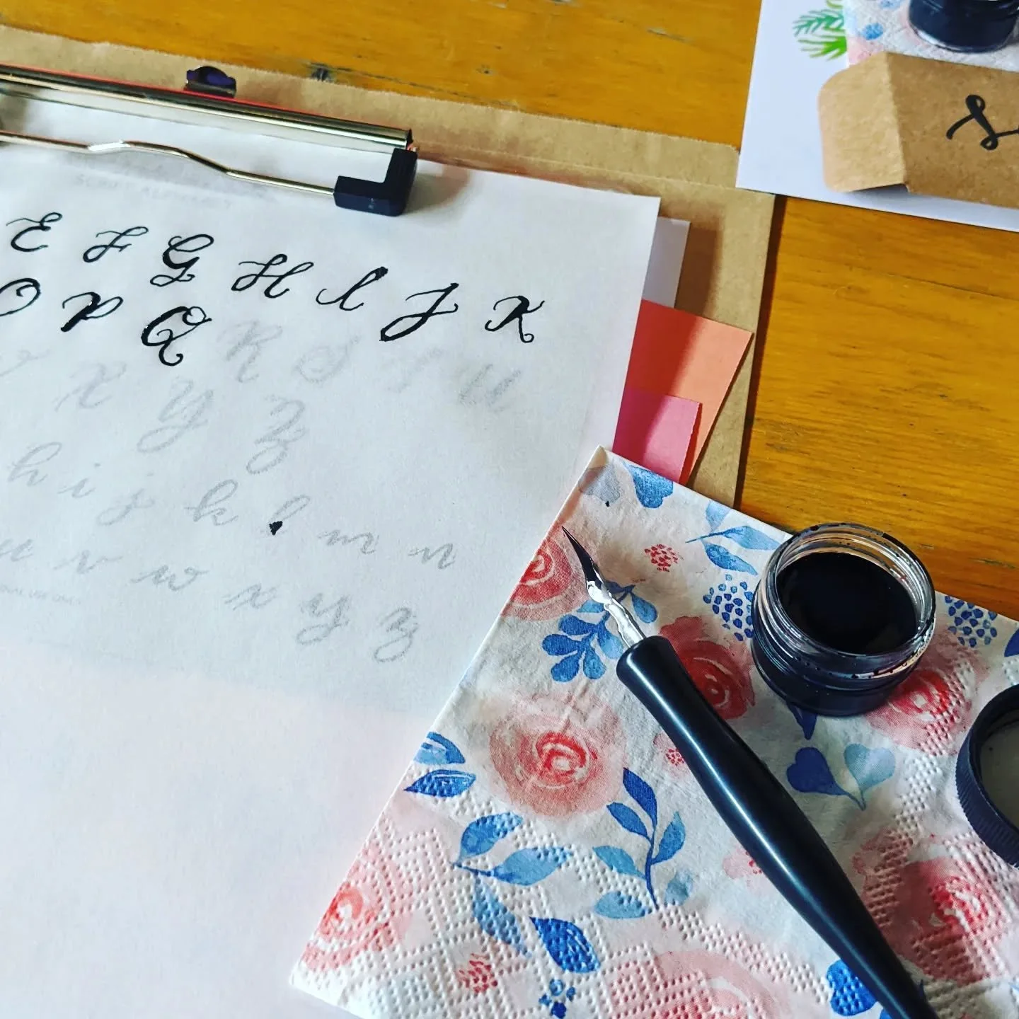 Love this workshop! @sipandscript @sawyercreativeco
#art #script #create #creative